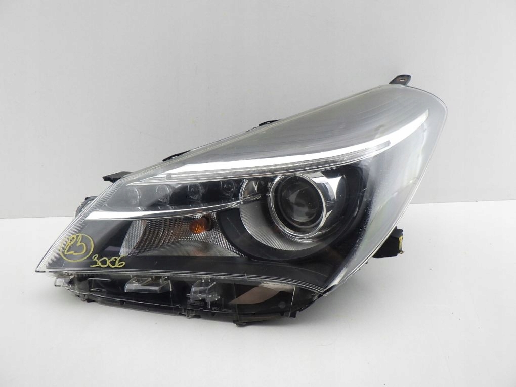 TOYOTA YARIS III LIFT LED 13- light front left