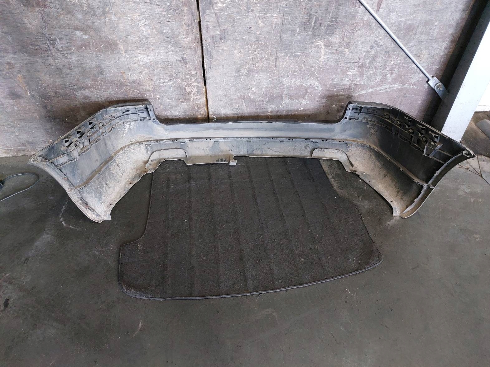 stoßstange heck VOLKSWAGEN PASSAT B5 FL KOMBI L041