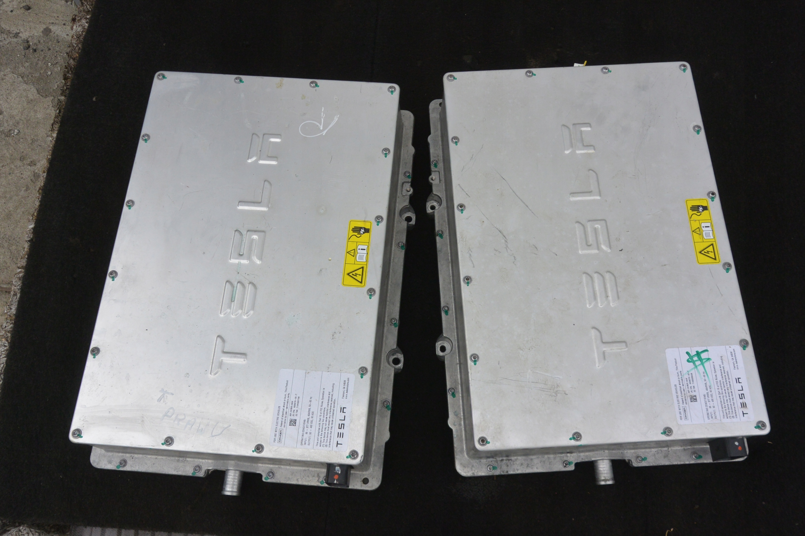 TESLA S 85 RWD CHARGER LADOWANIA modulo 12-15