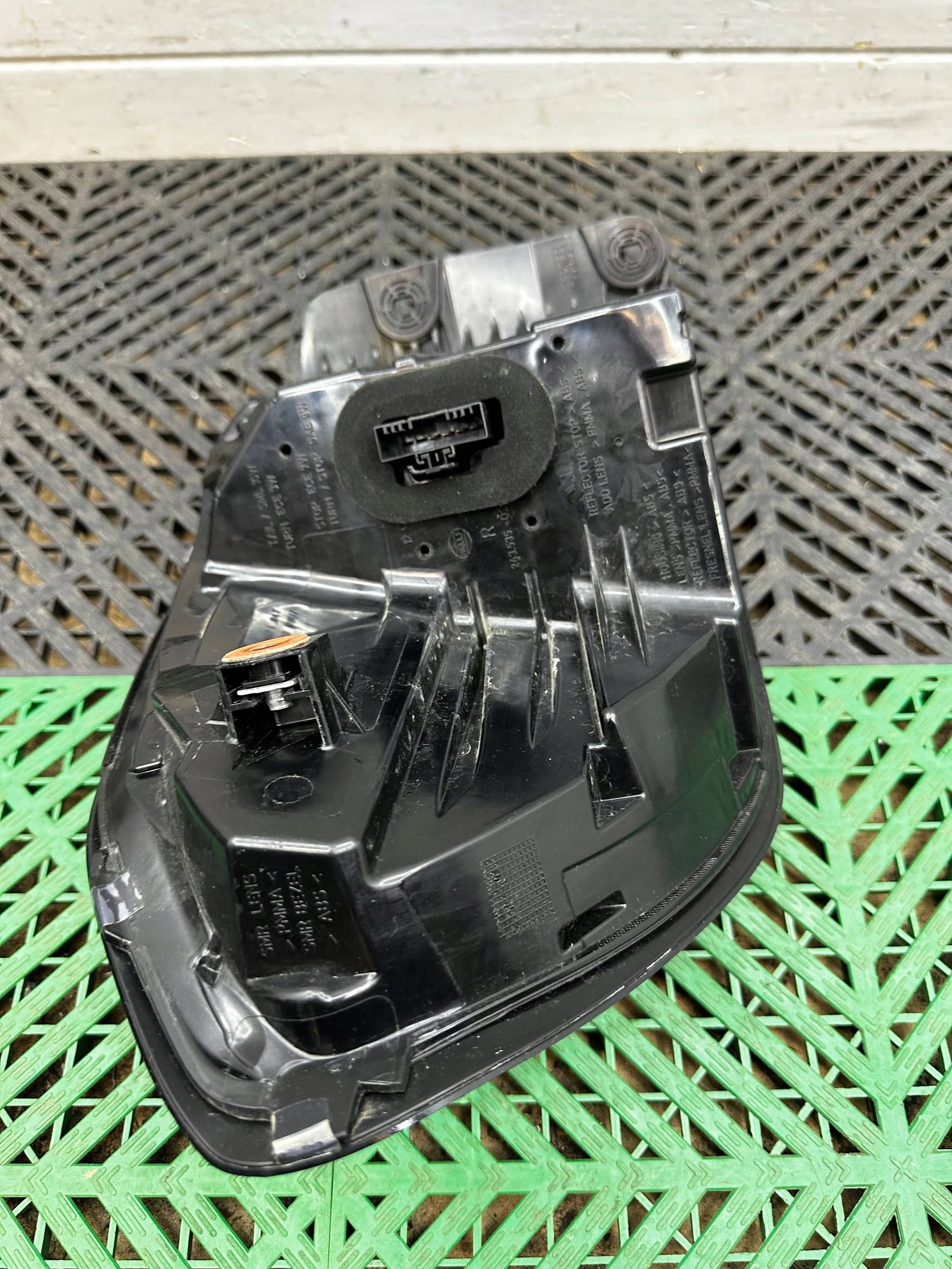 light rear rear part side right BMW X3 G01 LCI H4946304810