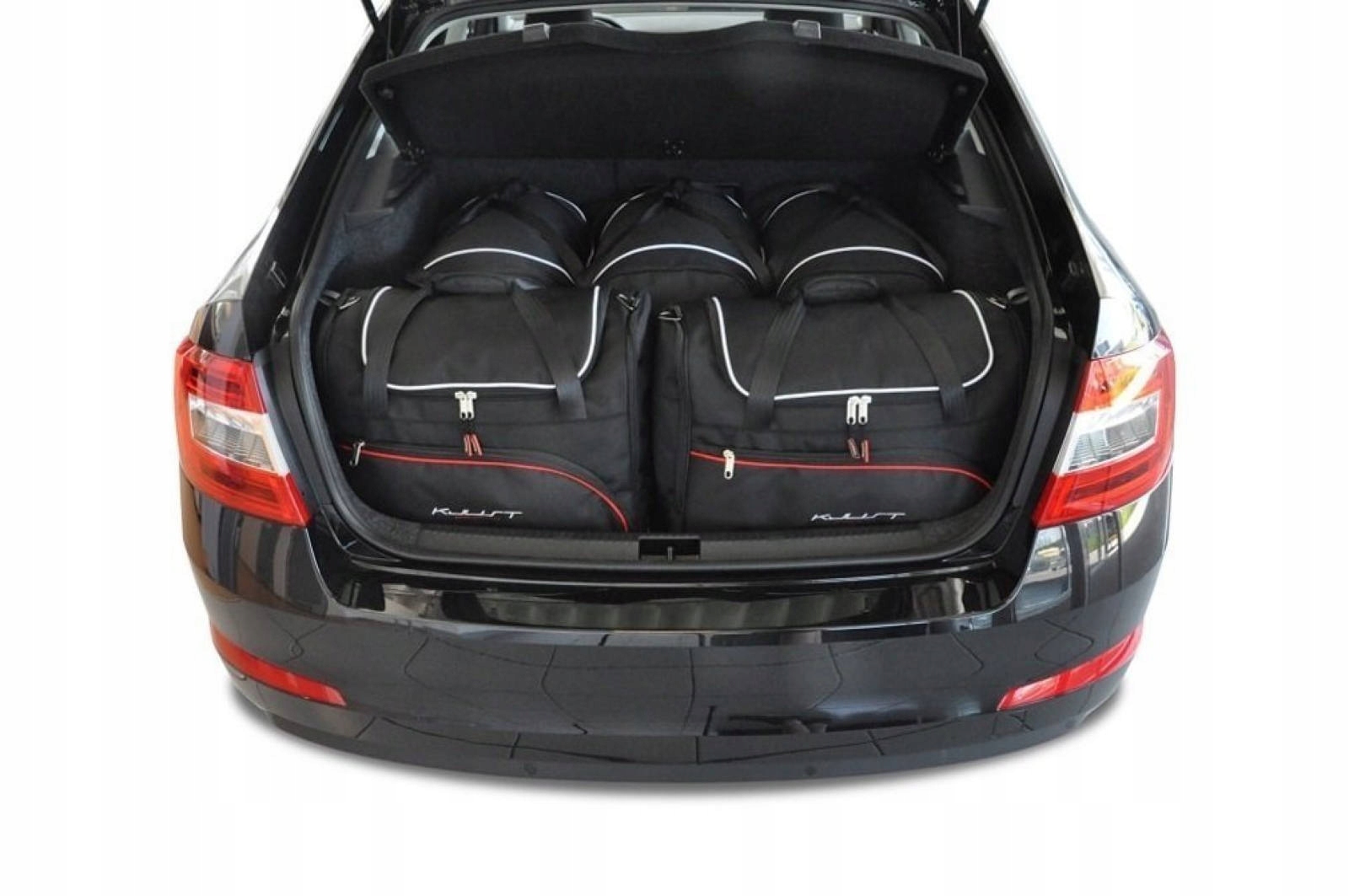J&j Automotive Sada 5ks cestovných tašiek Sport pre Skoda Octavia Liftback