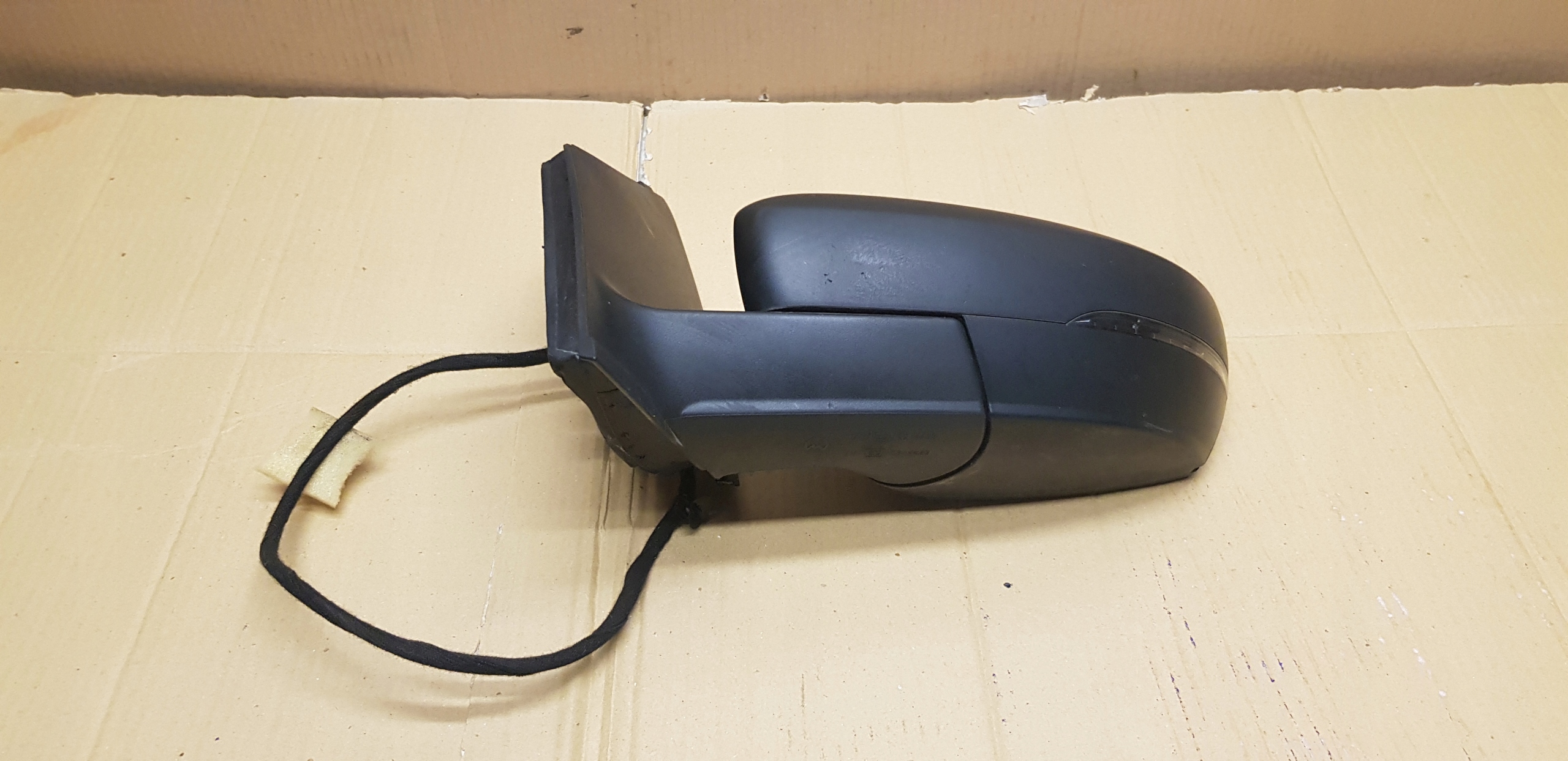 VW POLO V 6R LUSTERKO ZEWNETRZNE LEWE 6PIN Strona zabudowy lewa