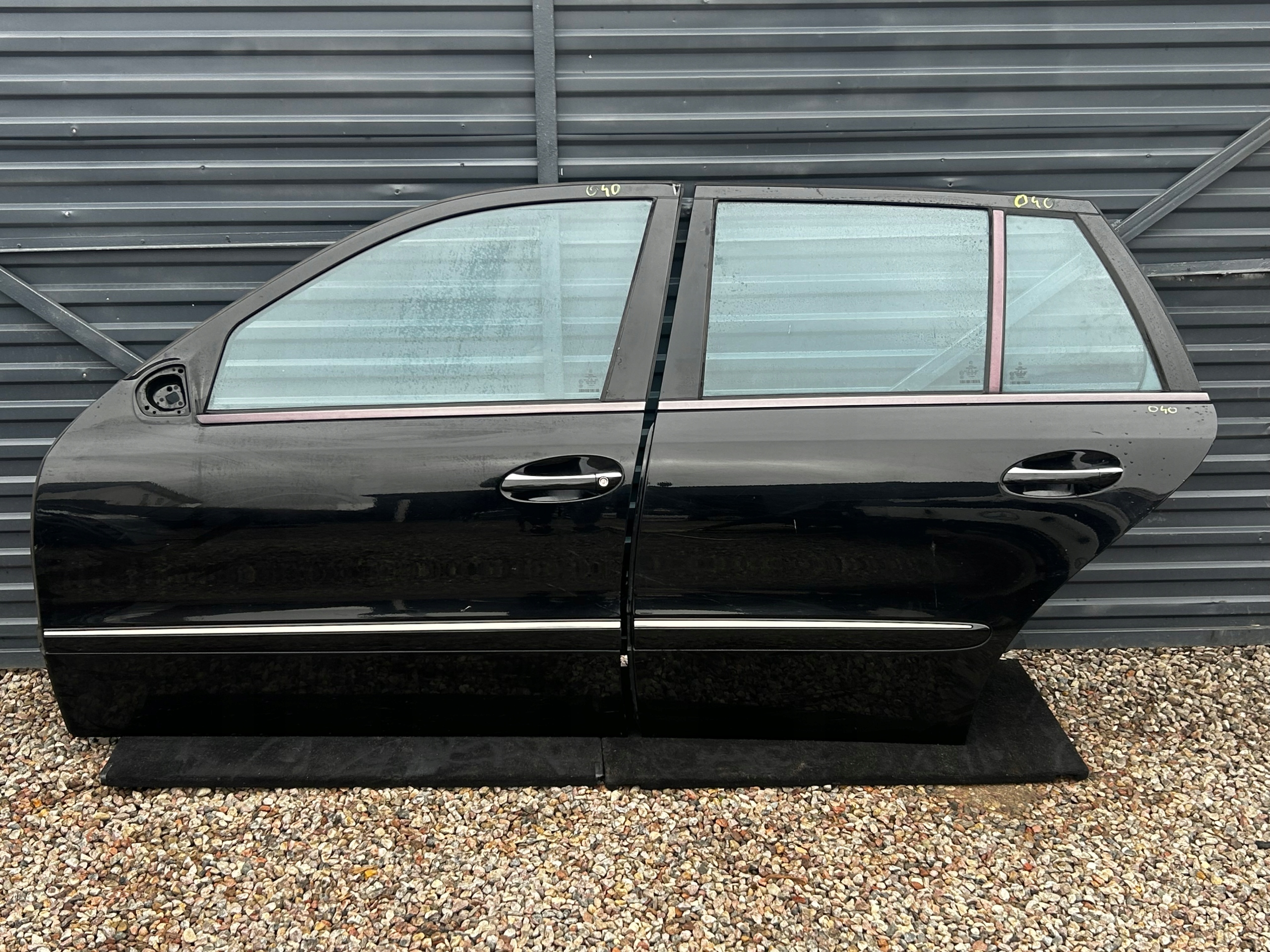 MERCEDES W211 DRZWI LEWY LEWE TYŁ TYLNE 040 C040