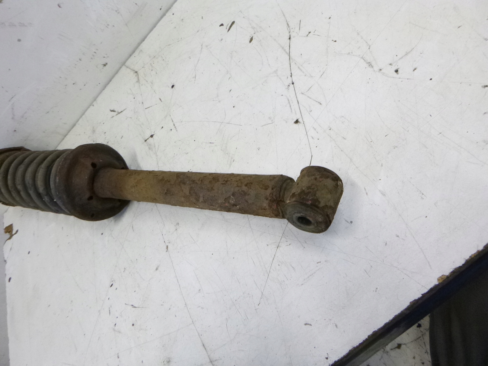 shock absorber rear part left Ford Fiesta MK4 1.3 2000r.