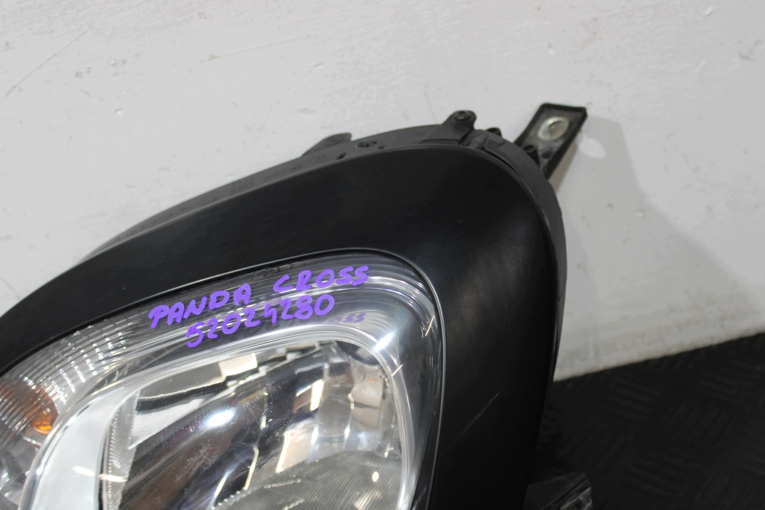 light left front left front 52024280 FIAT PANDA CROSS III 3 1.0 BENZ