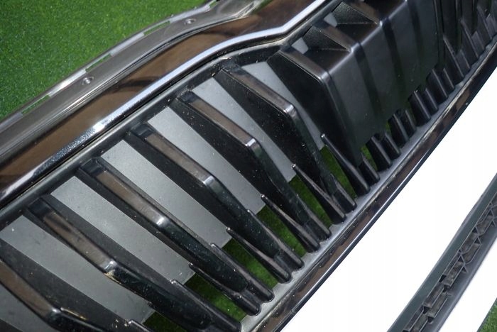 SKODA FABIA IV Paraurti anteriore Anteriore