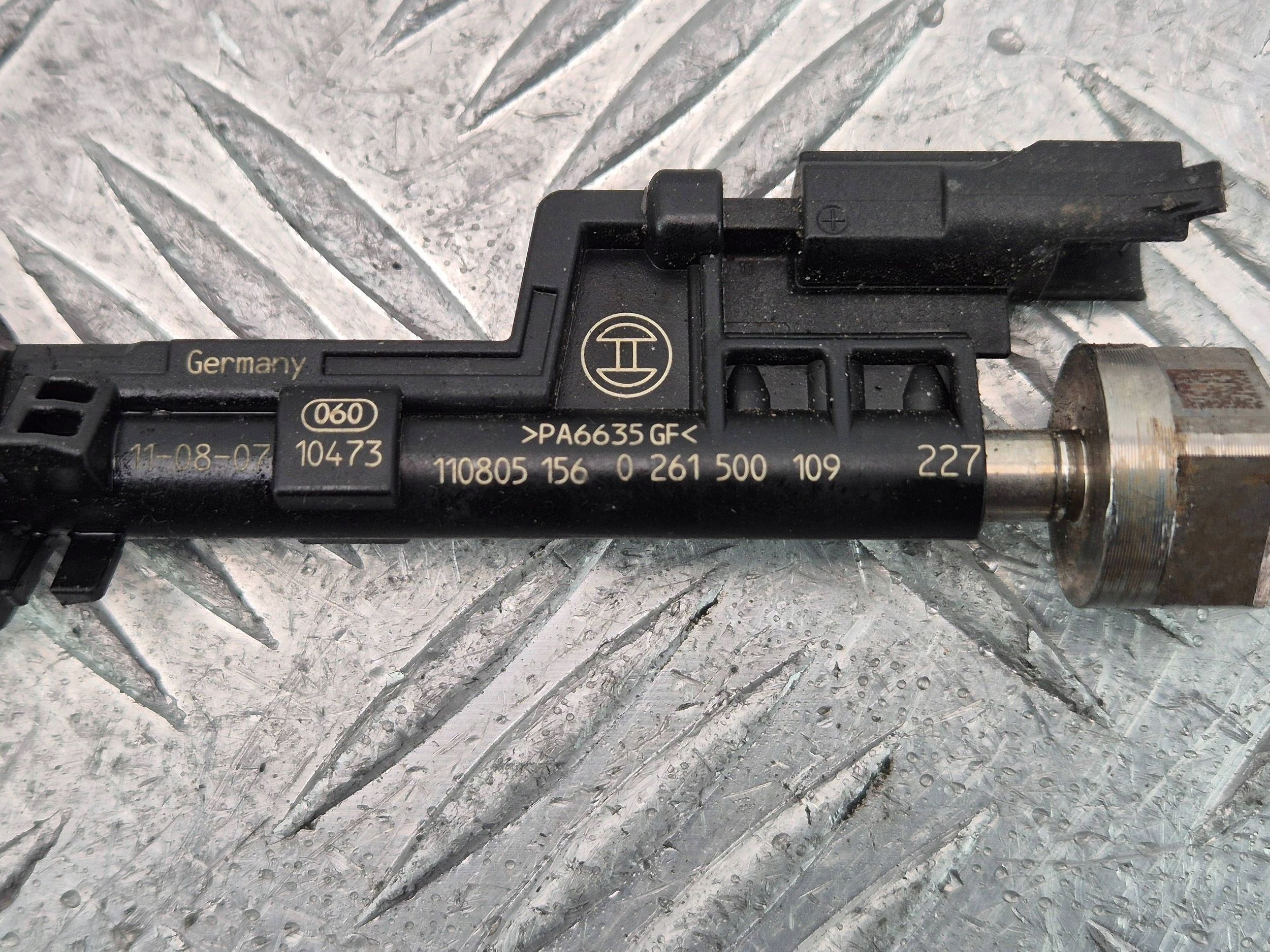 BMW X1 E84 xDrive 20i N20B20A injector 7597870