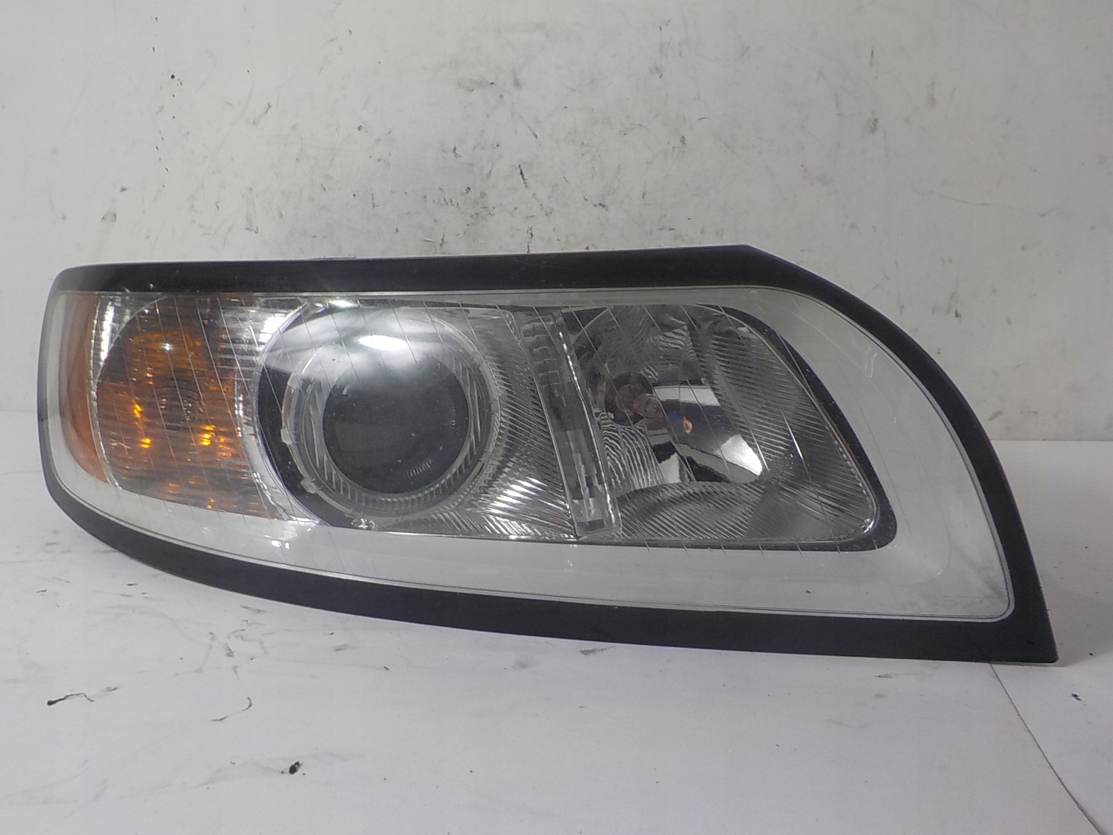 VOLVO V50 LIFT light right front front UK 31299590