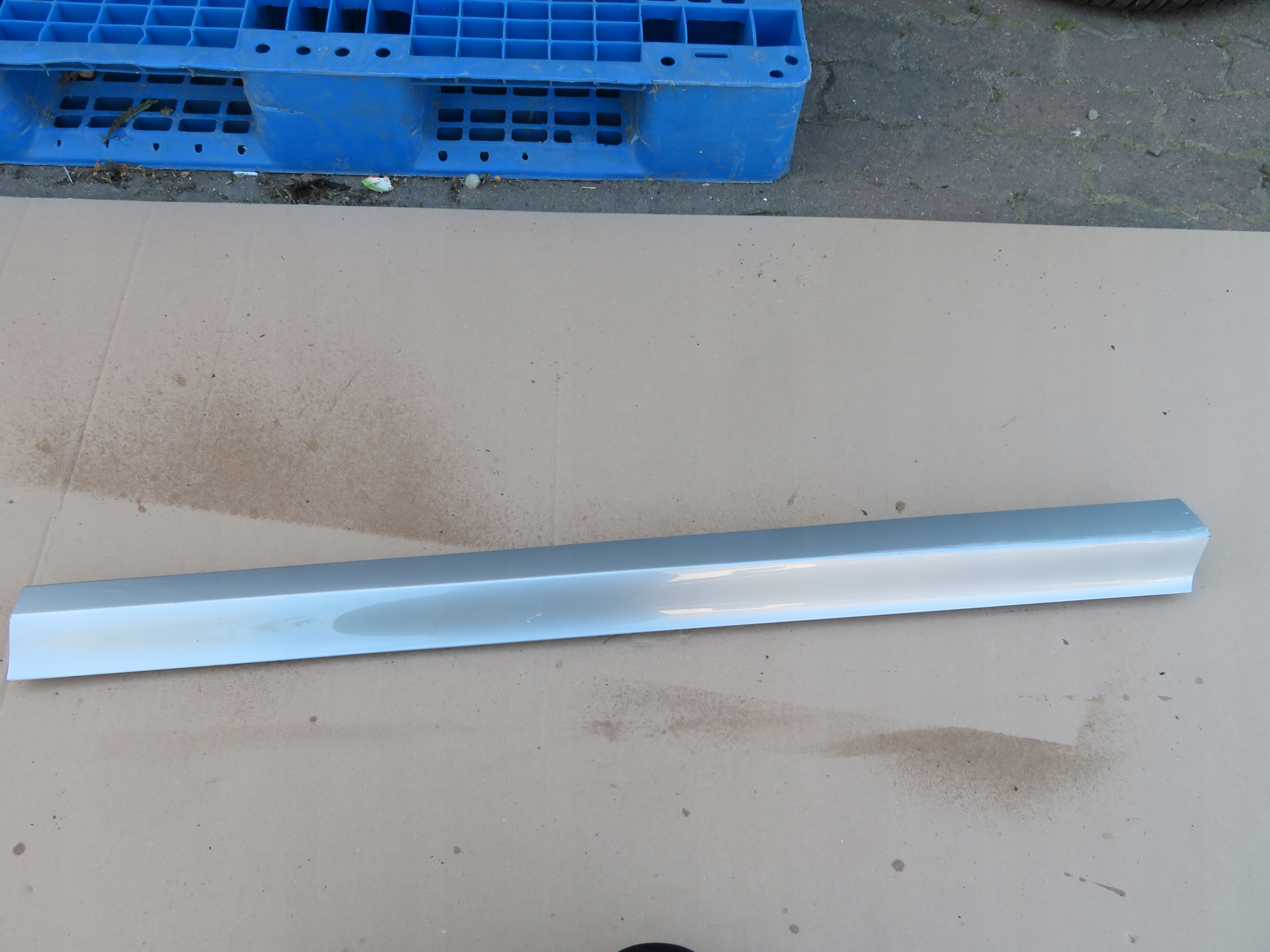 BMW X3 M-P LISTWA DRZWI PRAWY PRZÓD 51138064796