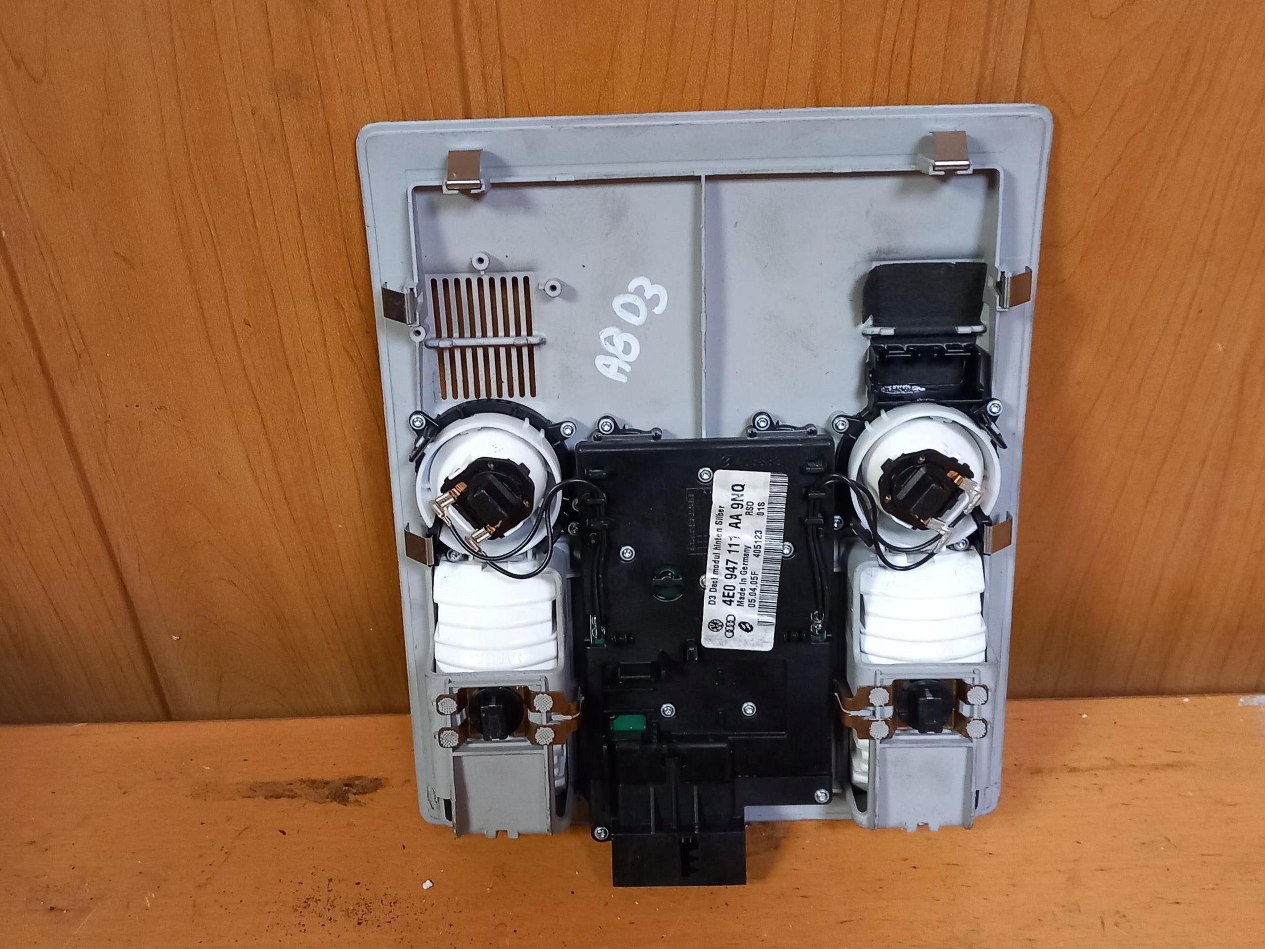 FANALE CIELO INTERNO AUDI A8 D3 4E0947111AA 03-10