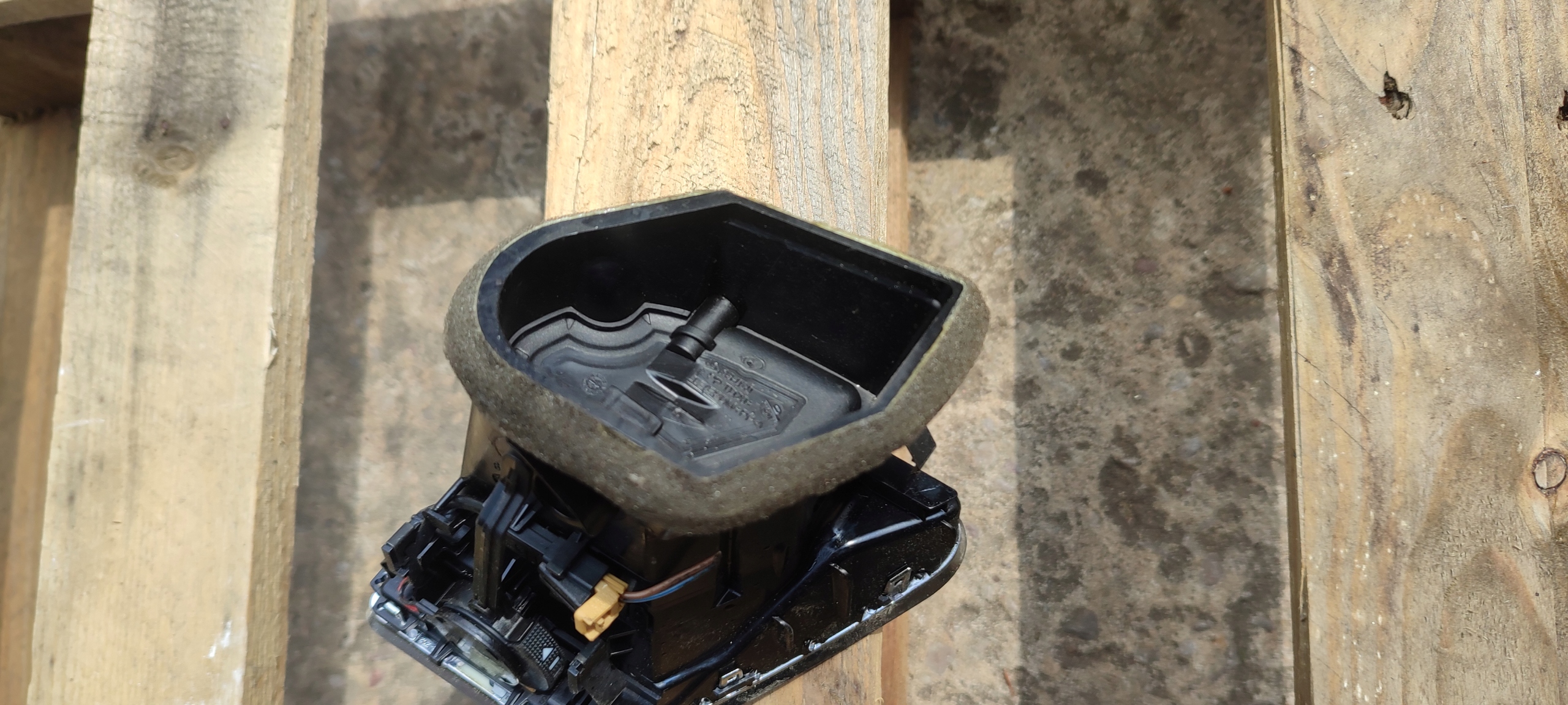 right grid AUDI A4 B8 A5 8T1820902C