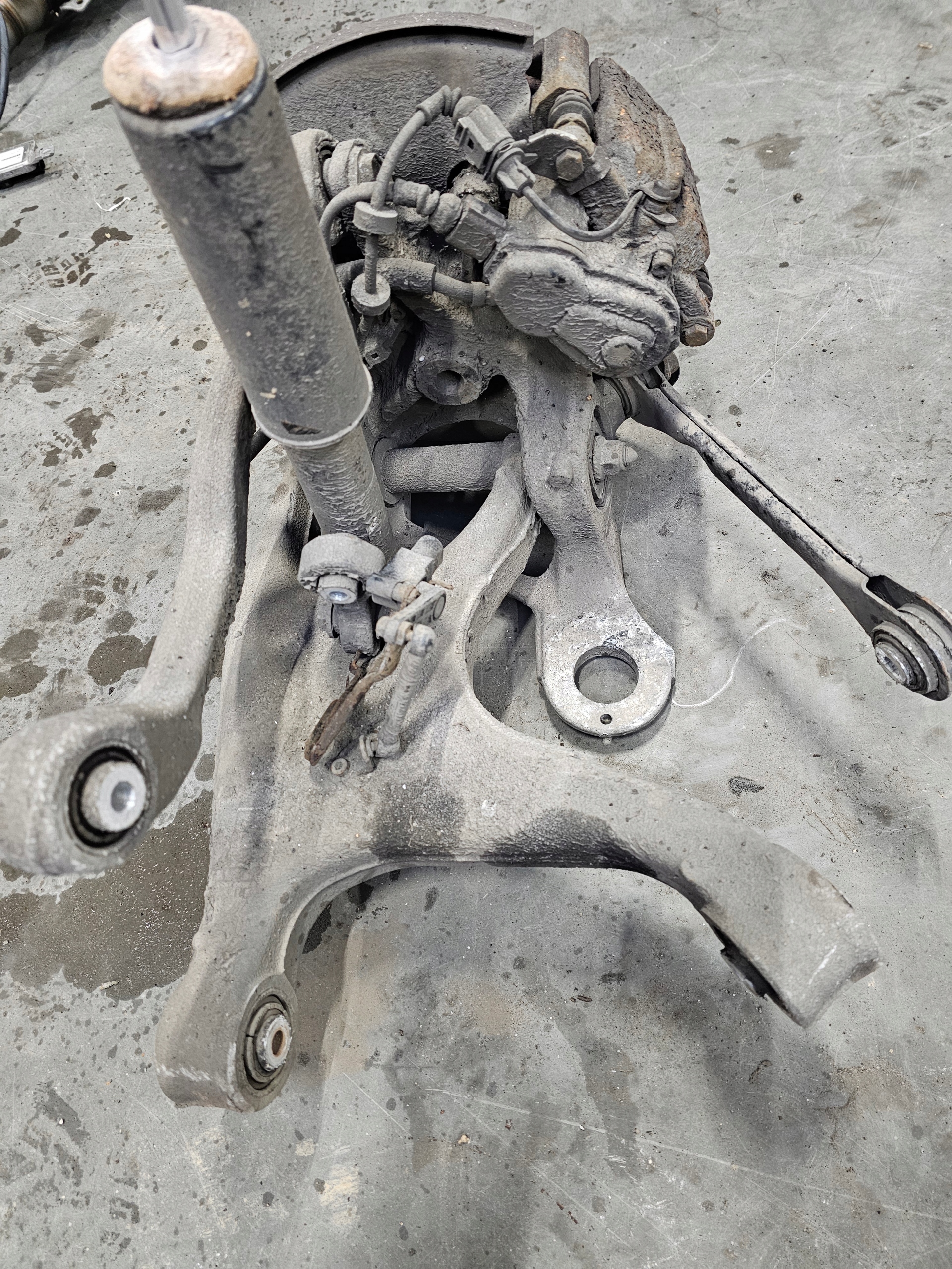AUDI A6 C7 swing MCPERSON left rear part rear
