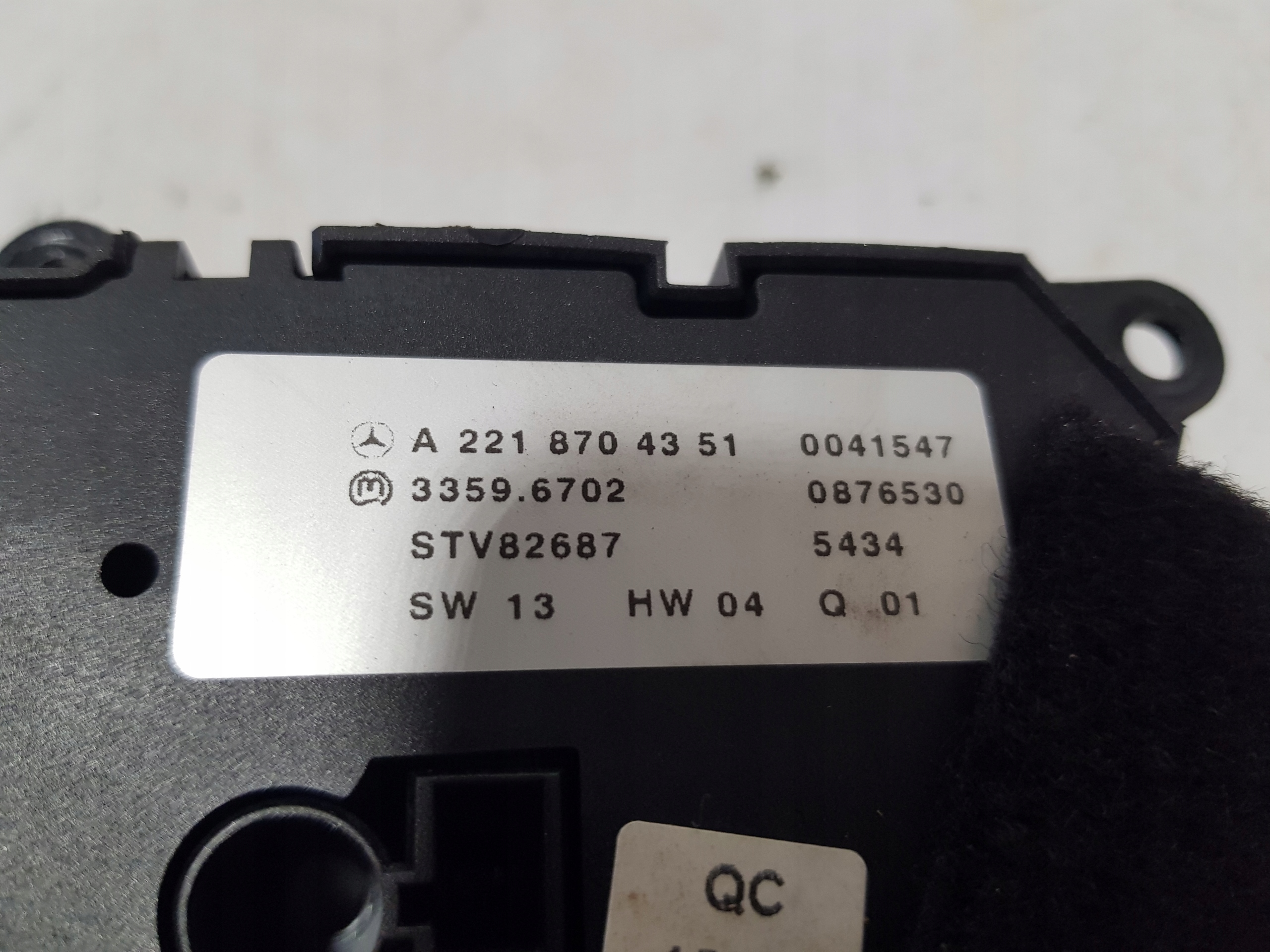 PANEL sedačka MERCEDES W221 pravý A2218704351