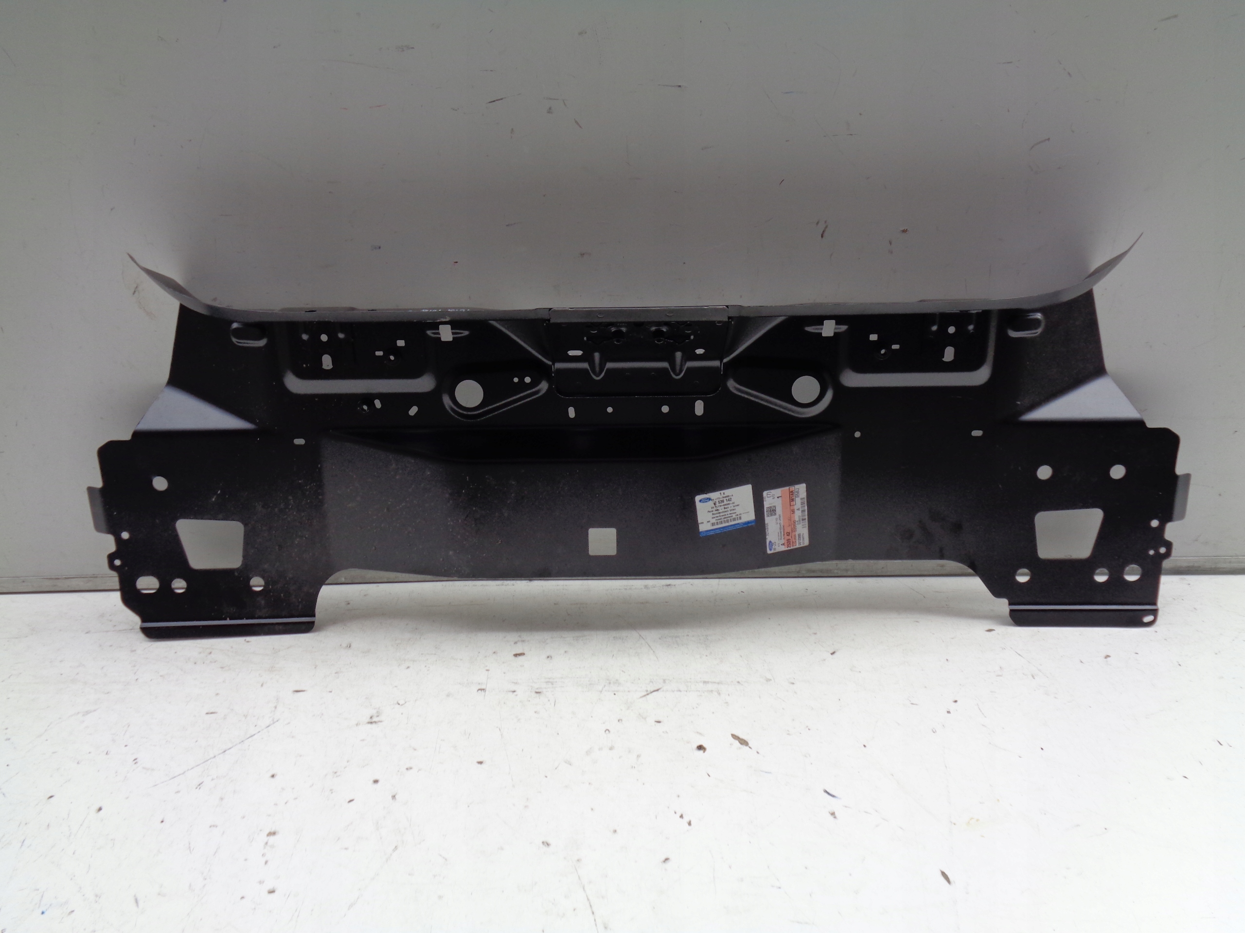 PAS TYLNY ŚCIANA FORD PUMA 19- Producent części Ford OE