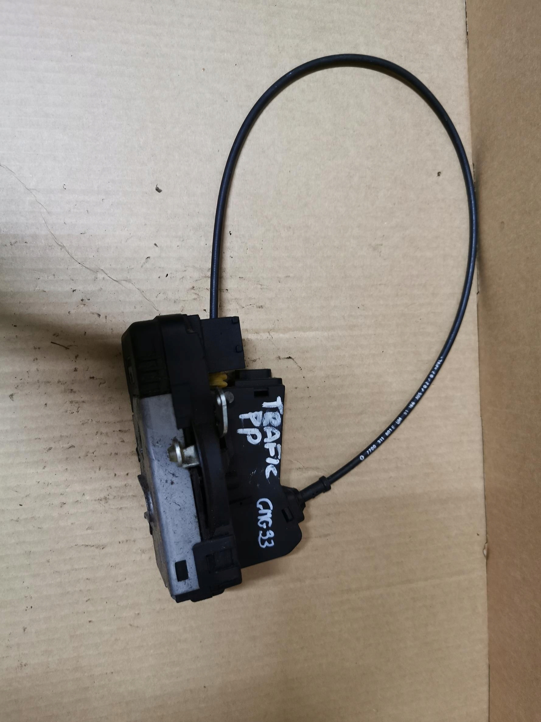 lock door right front RENAULT TRAFIC II 01-14 EU