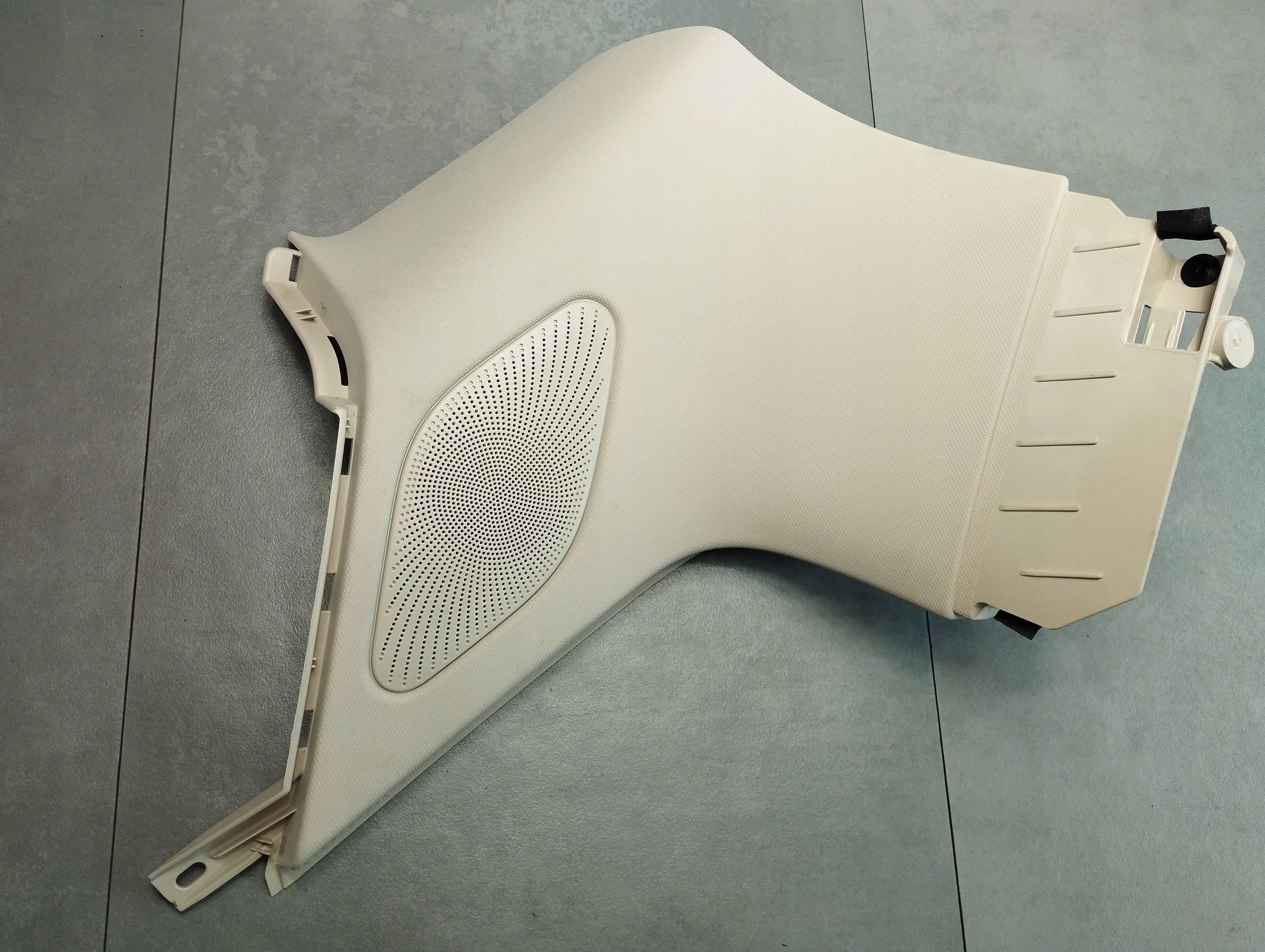 Audi Q5 8R кришка стійки 8r0867246p