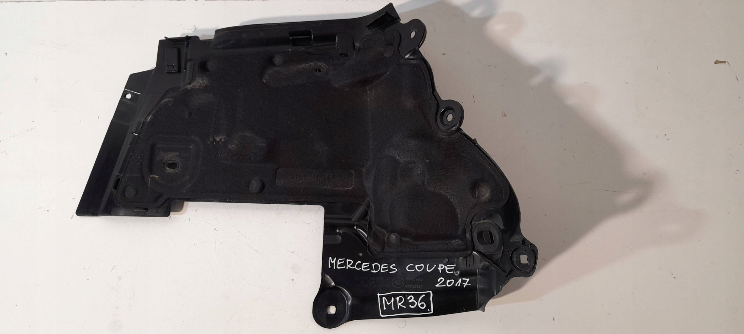 Mercedes-Benz E W213 cover partition wall A2536208000 (MR36)