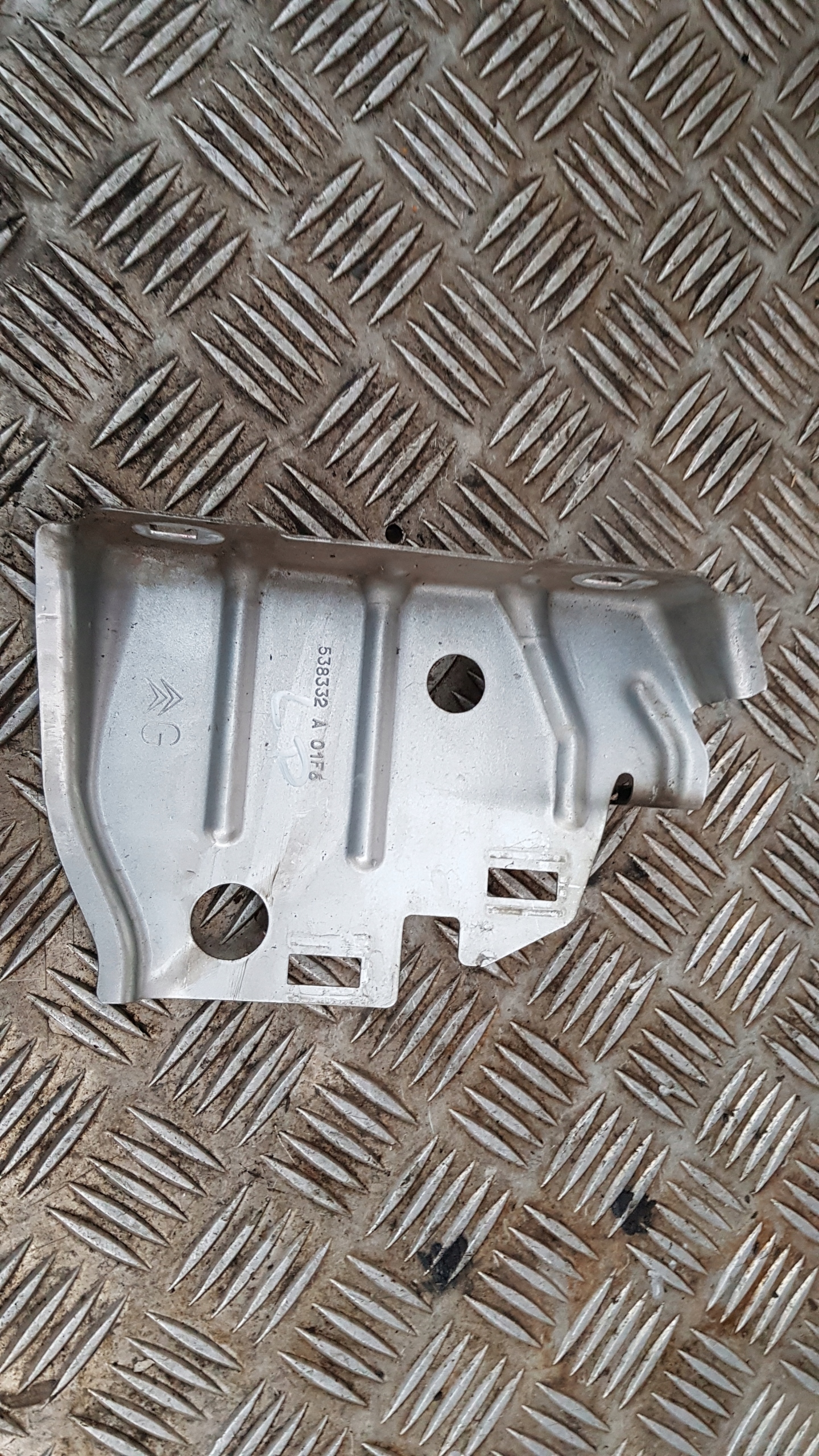 CITROEN C4 and PICASSO console of a fender left right front