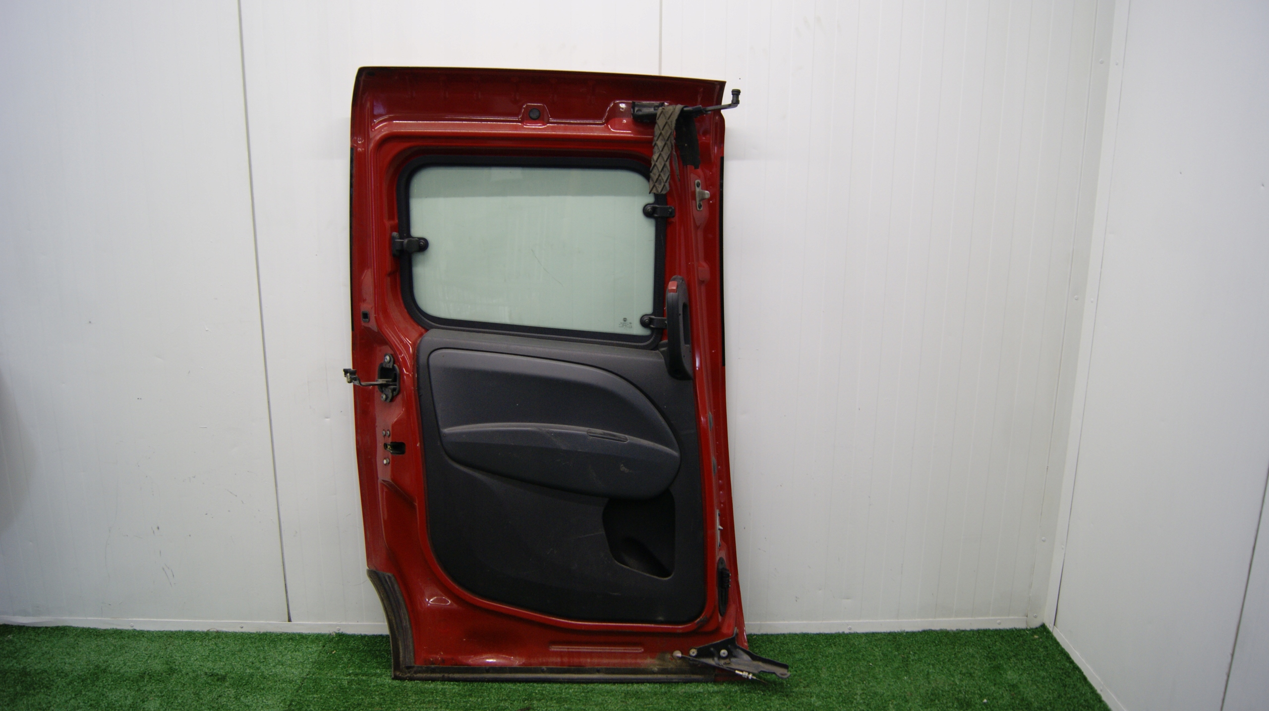 Tür PRZESUWNE links FIAT DOBLO 2 CODE : 168