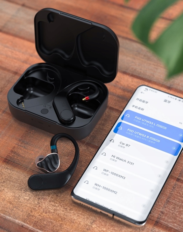 MODUŁ BEZPRZEWODOWY FIIO UTWS3 WERSJA 2-PIN CZARNY Złącza USB