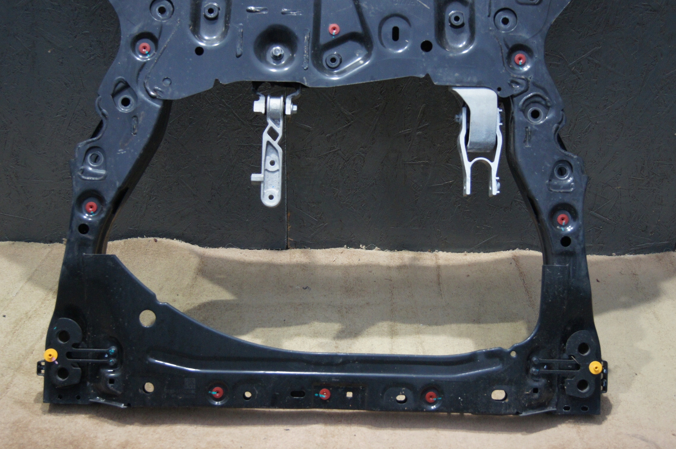 VOLVO XC60 II LIFT HYBRID AWD PLUG IN sanki wózek pod silnik Wersja Europejska