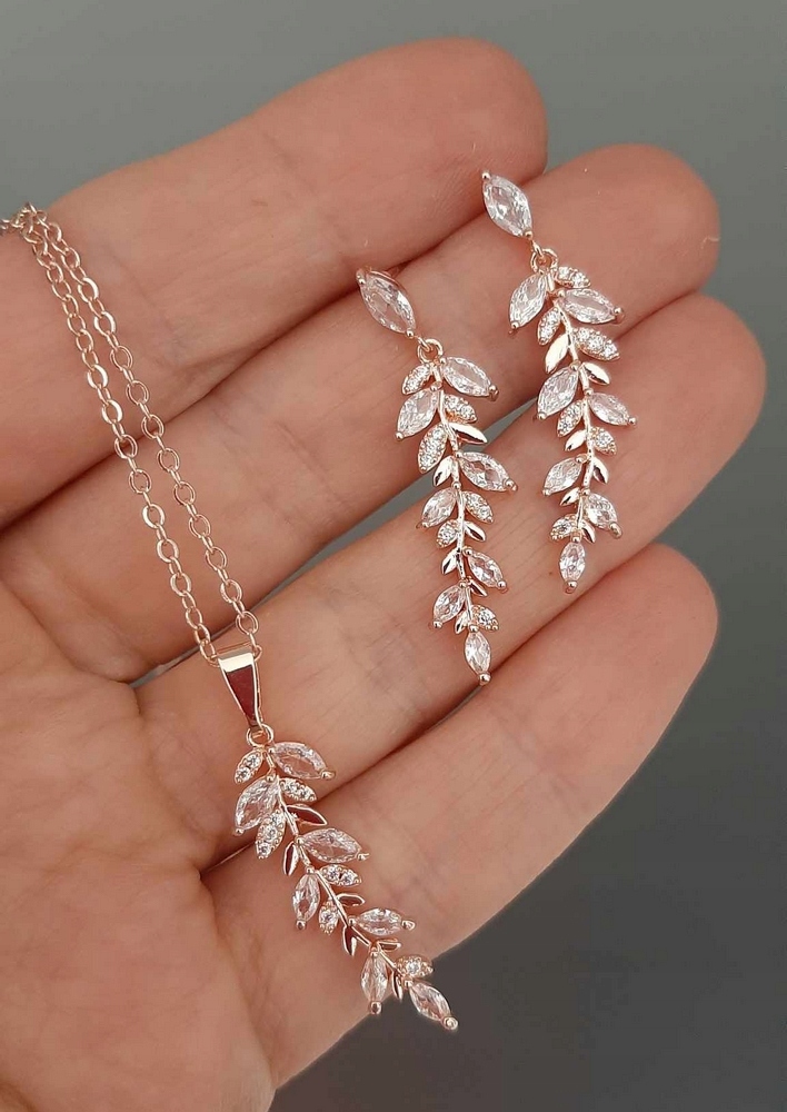 KOMPLET NASZYJNIK KOLCZYKI LIŚCIE ZŁOTY ŚLUB ROSE Marka Kleo Sutasz