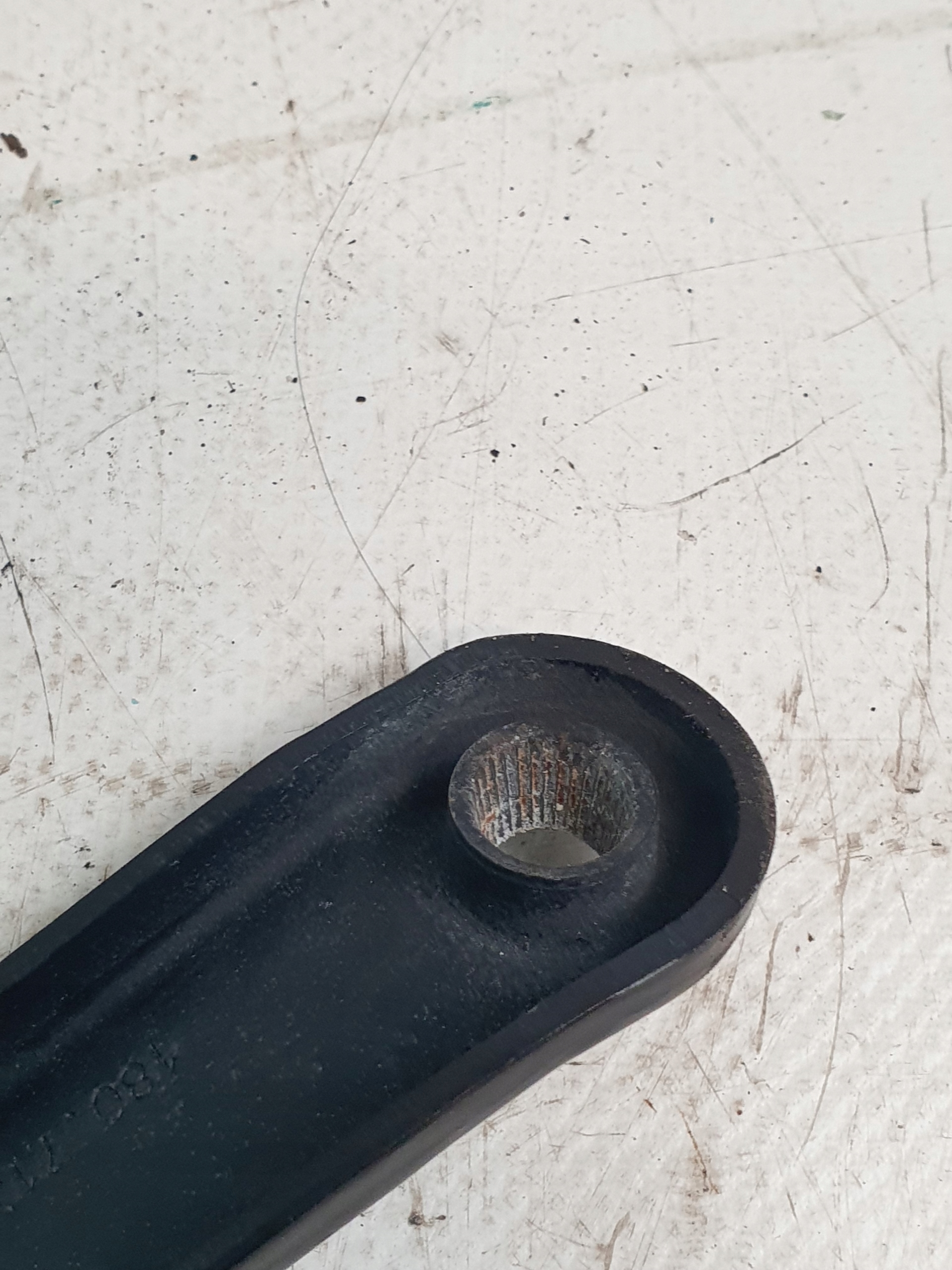 wiper arm left front FORD FIESTA MK6 05r.