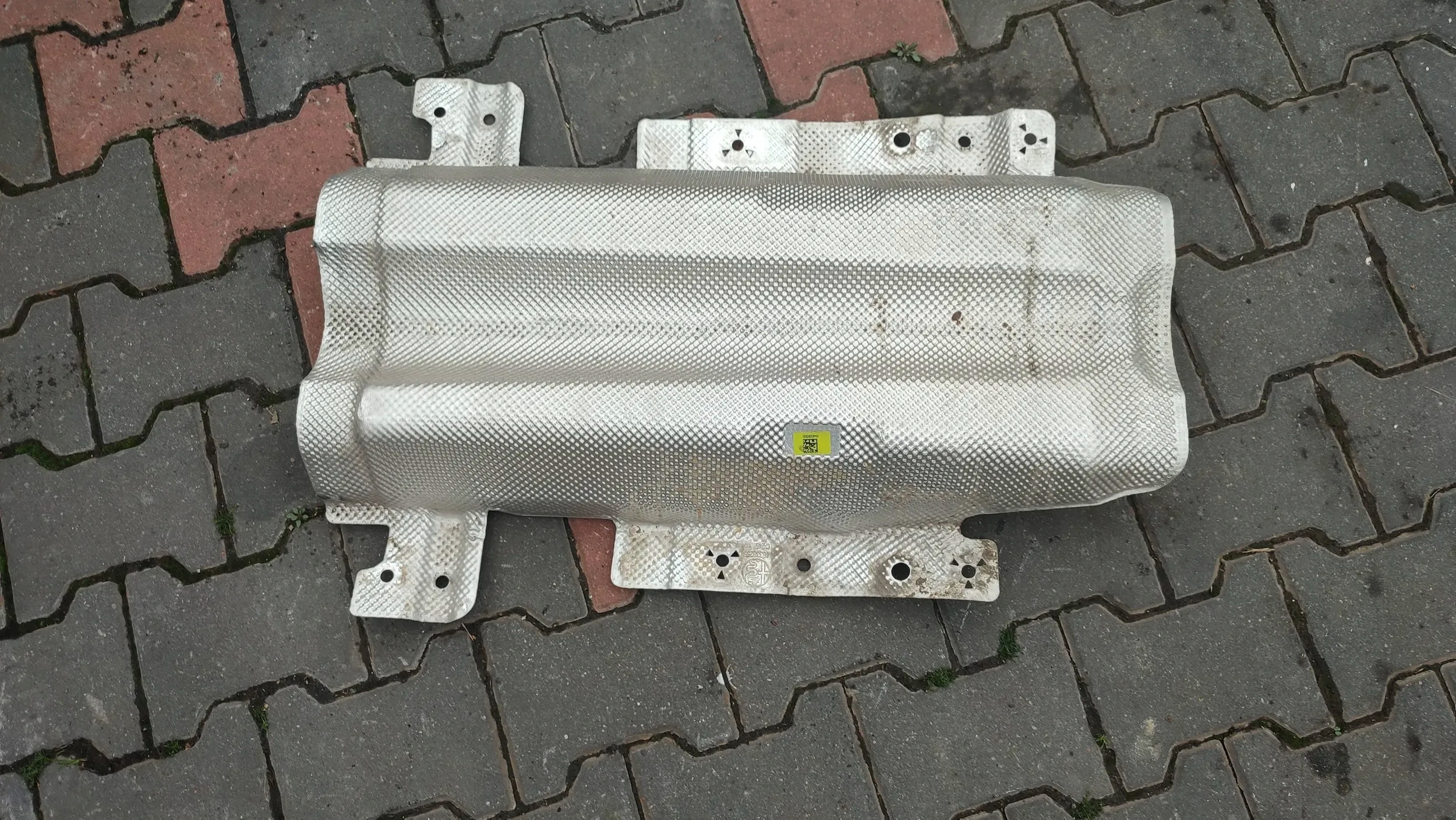 Alfa Romeo Stelvio 2.0T 21r. Couverture tablier moteur termiczna
