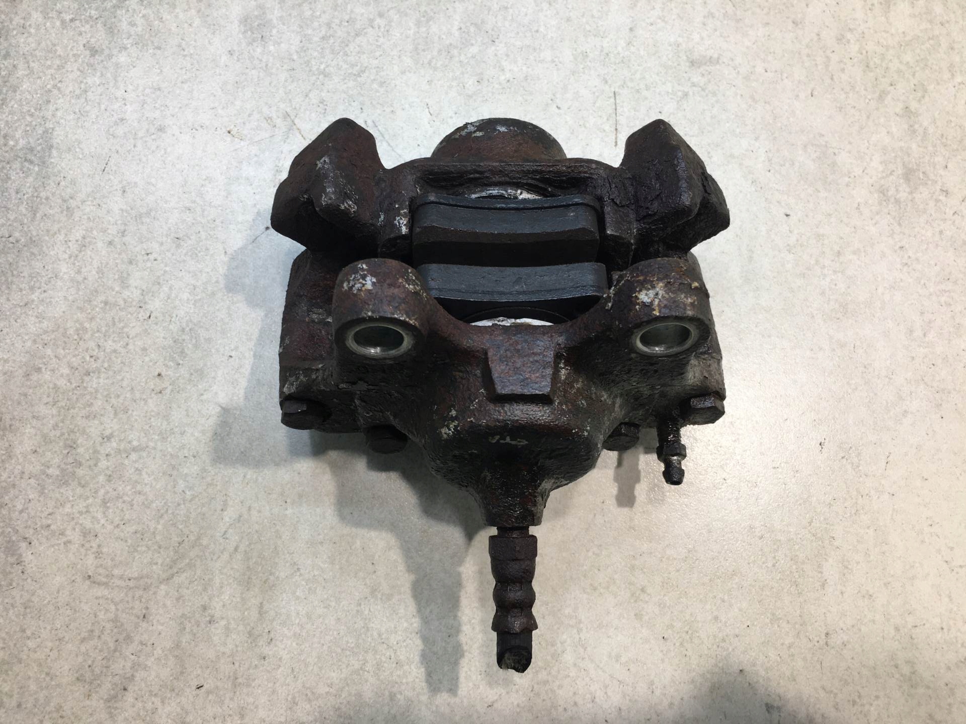 caliper brake right rear part W210 2.3