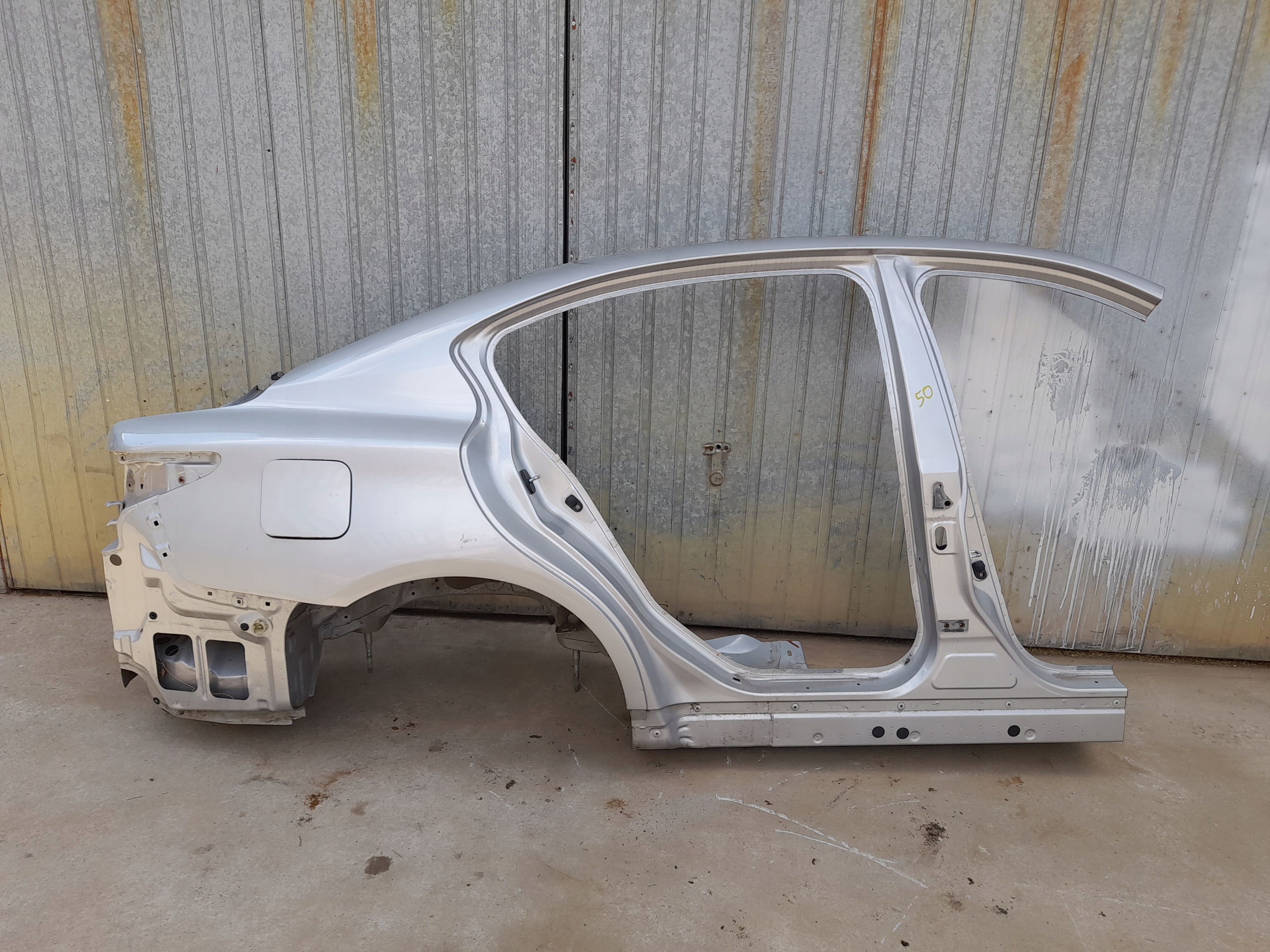 ĆWIARTKA TYŁ PRÓG PRAWY INFINITI Q50