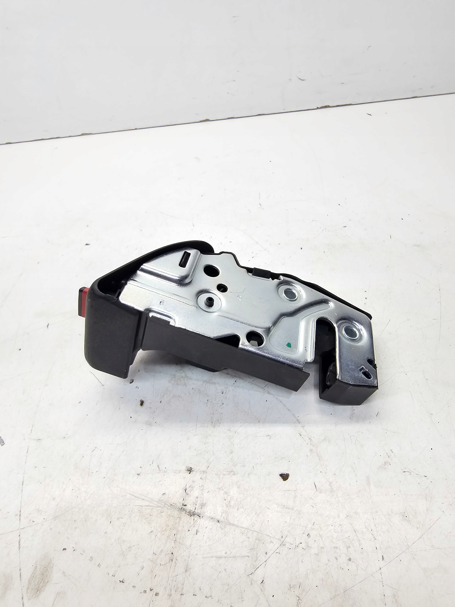 lock KANAPY right rear part AUDI Q3 8U VW 1K0885682M