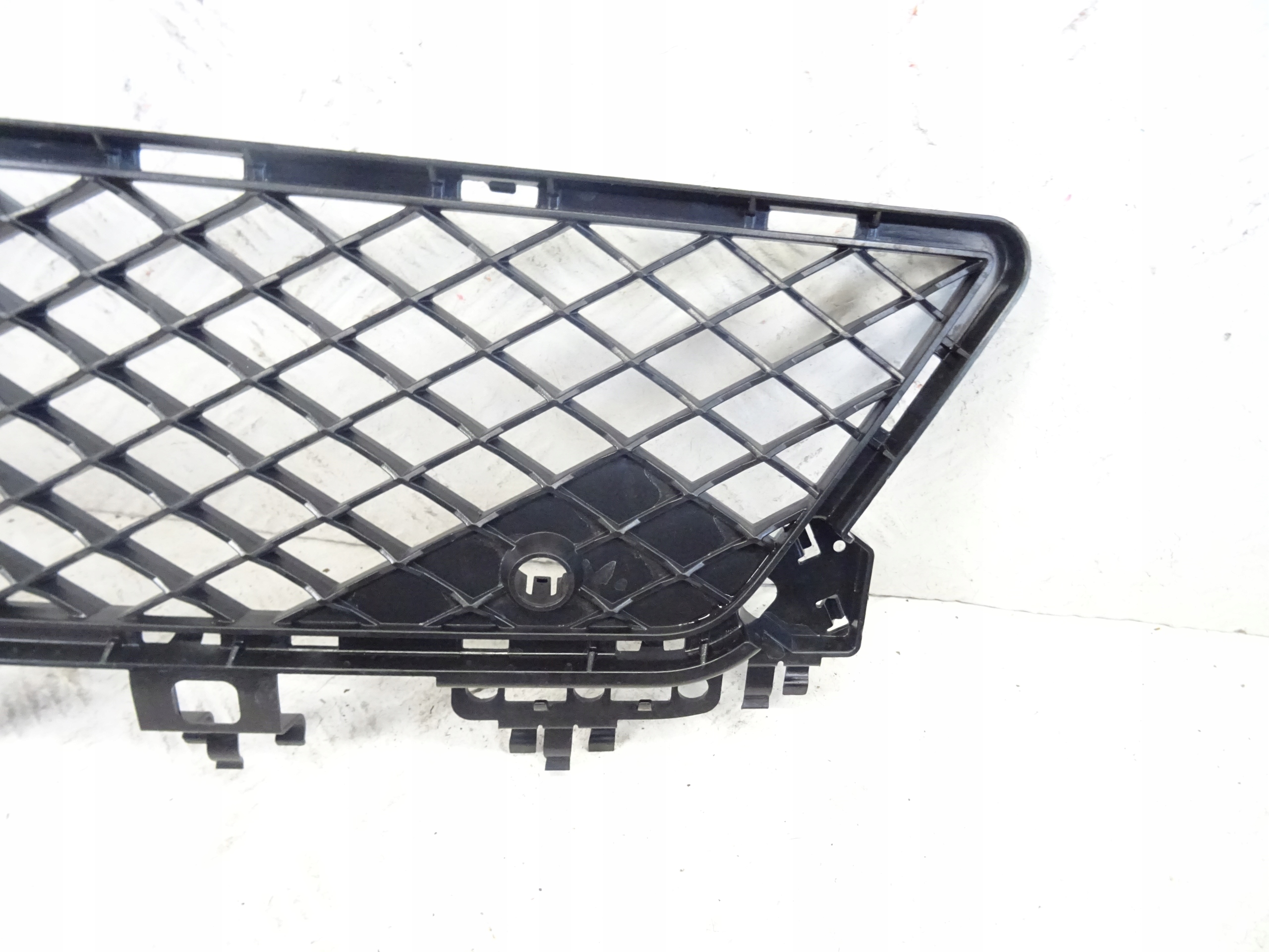 grid central grille front front MERCEDES C-KLASA W204 A2048850853
