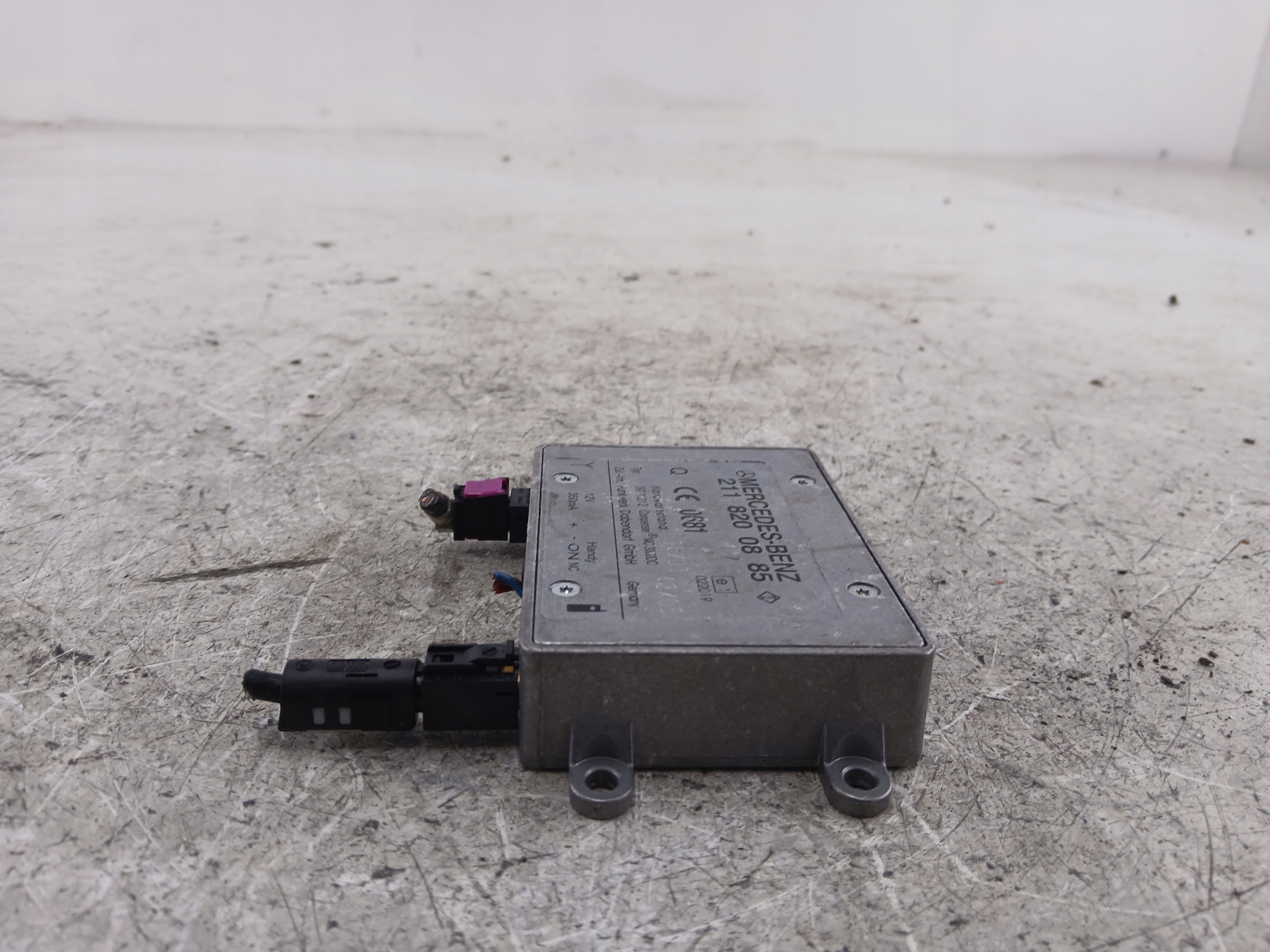 MERCEDES W211 amplifier ANTENY A2118200885