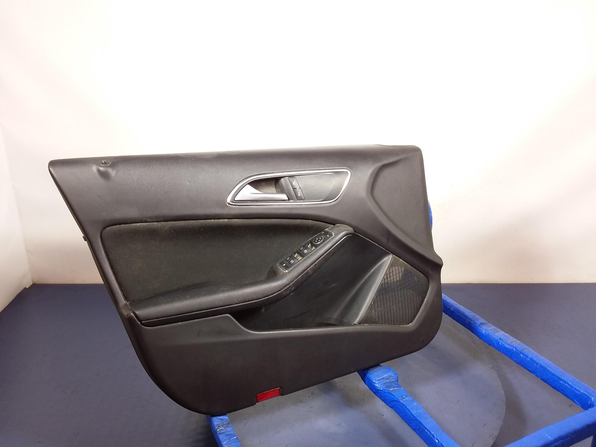 MERCEDES a W176 дверные карты перед левый