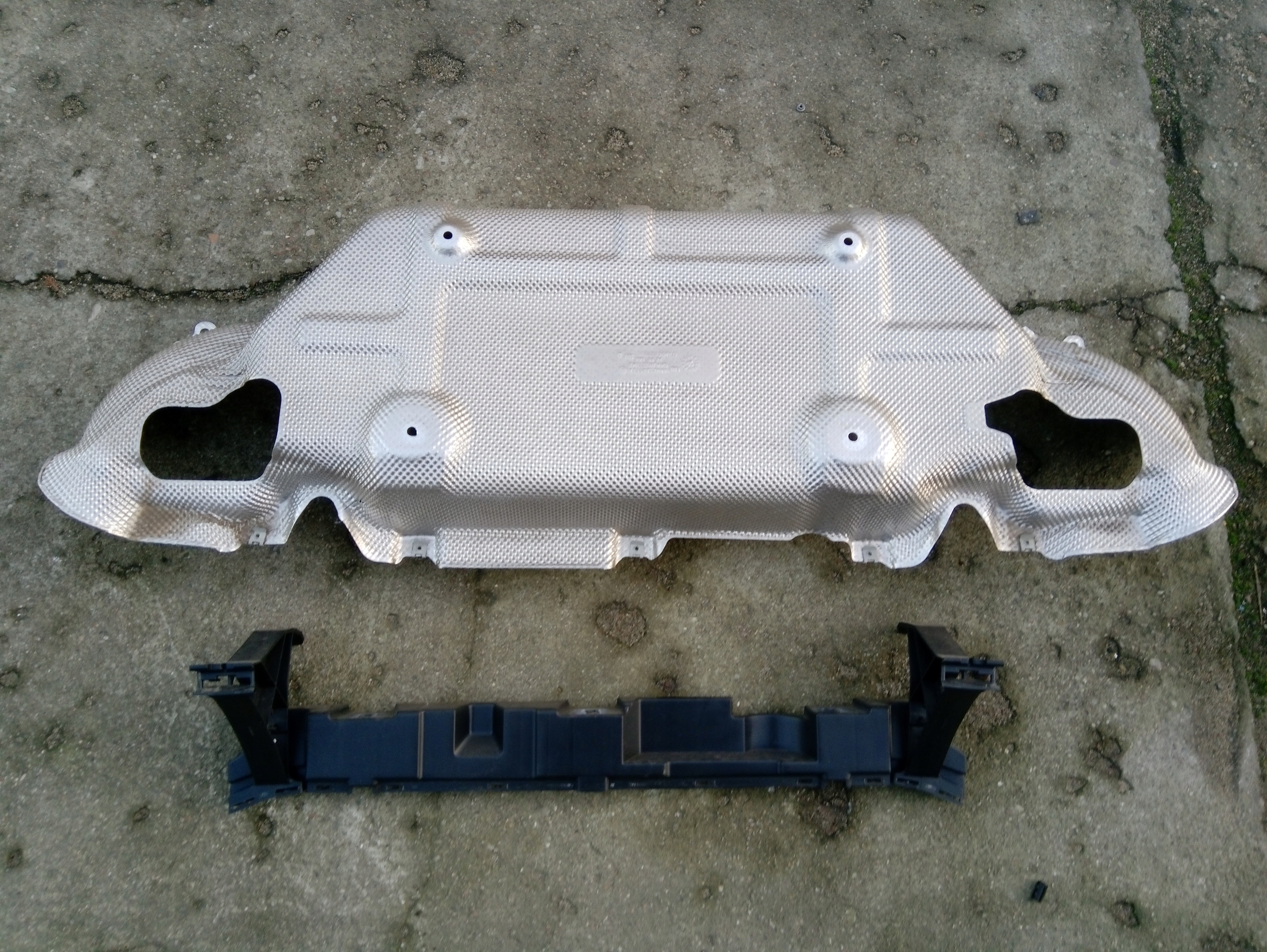 A1776825000 - Мерседес A W177 W247 A35 тепловой экран