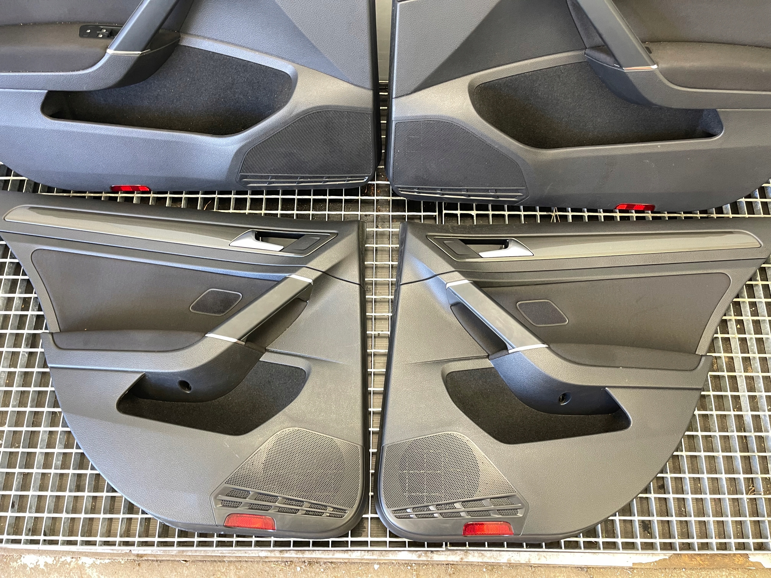 VW GOLF VII HB LIFT side KOMPLET EUROPA