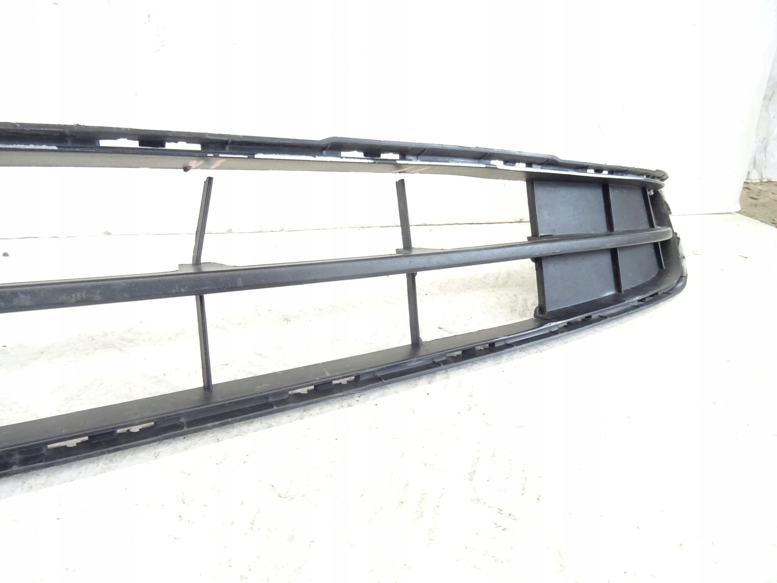grid of a bumper front front central FORD TRANSIT CUSTOM MK2 PZ31-17K946