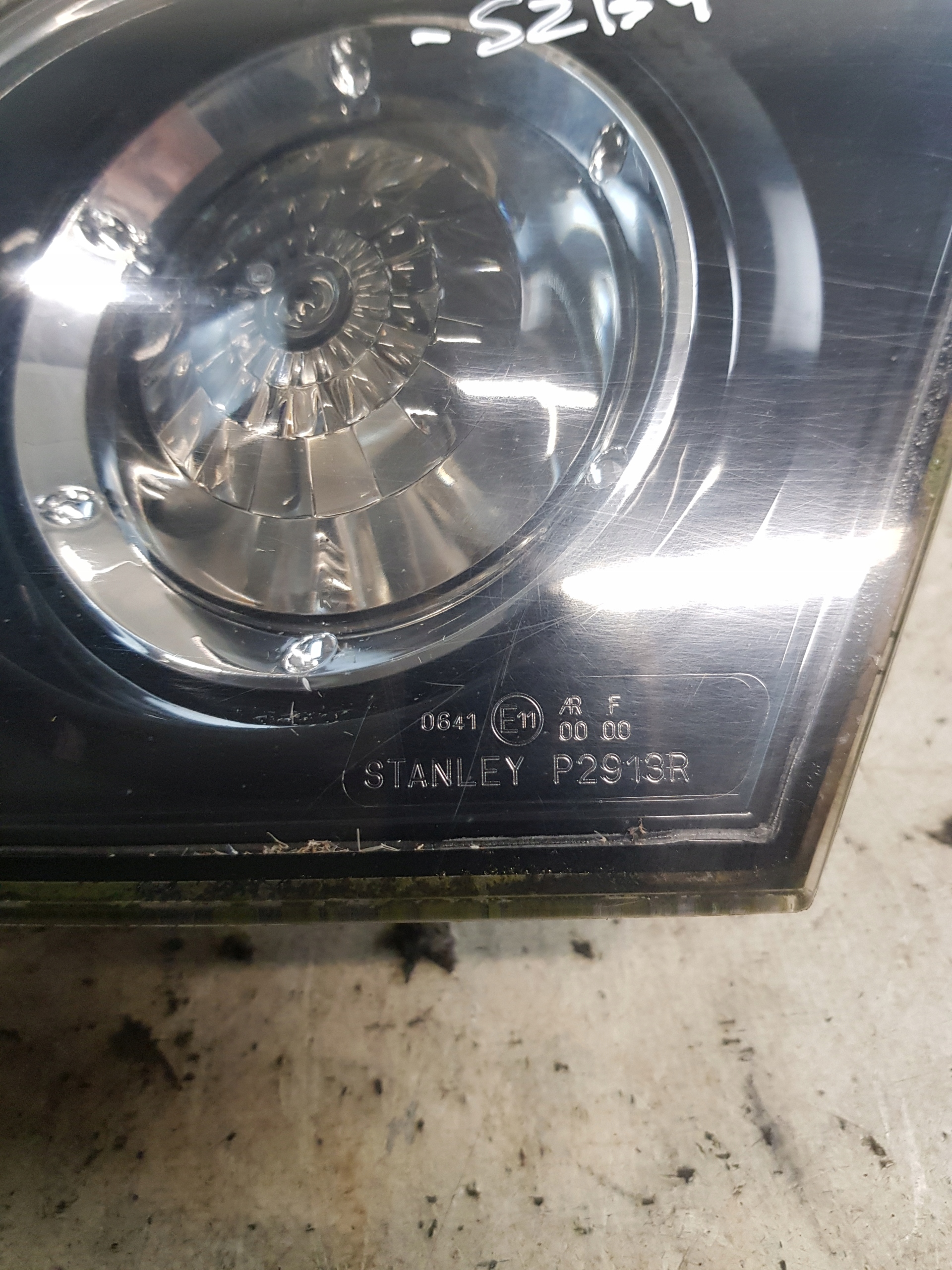 light rear right to the bonnet MAZDA 3 and BK HB P2913R