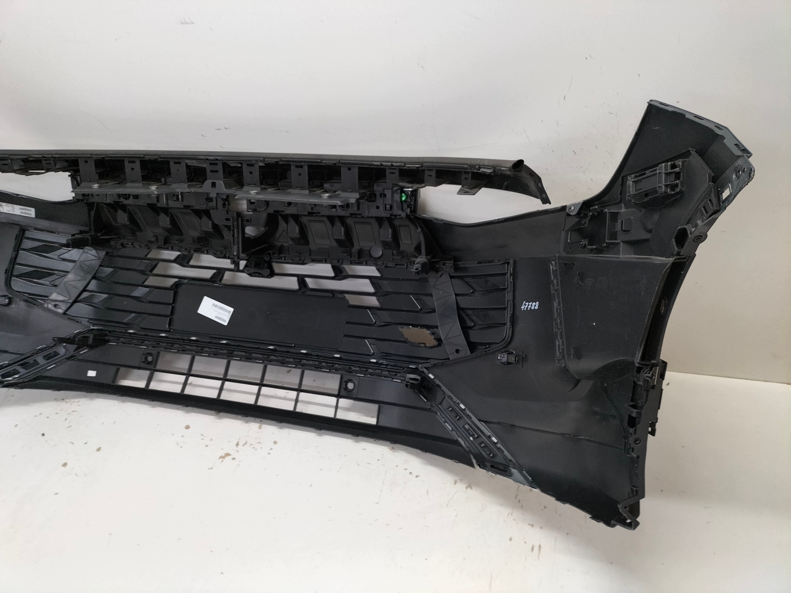 front bumper front VW TAYRON 24- wersja below 6 xczujniki PDC