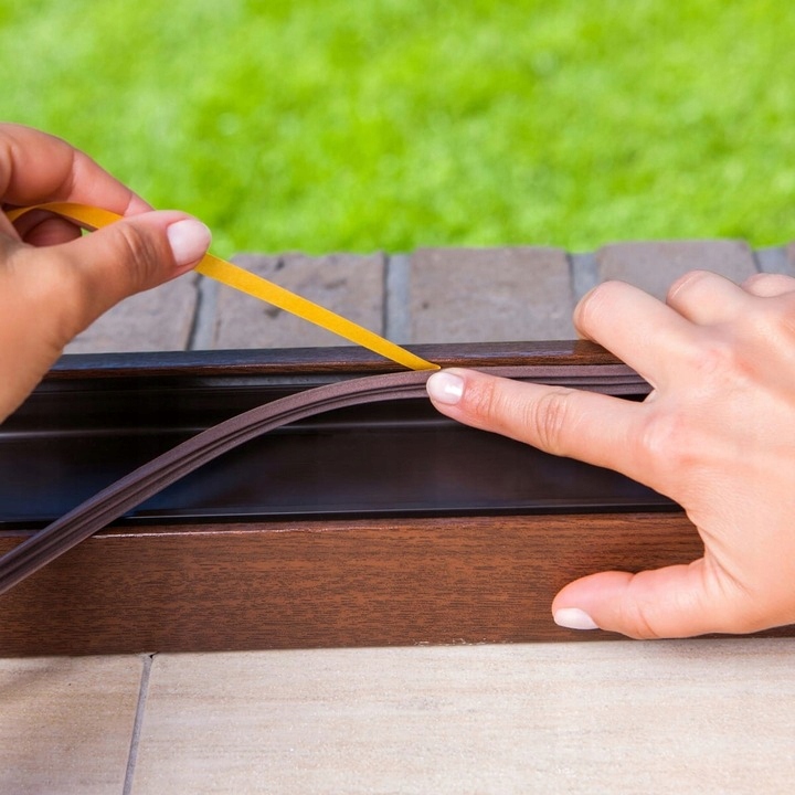 Uszczelka gumowa do okien drewnianych tesa E 25m Długość (cm) 2500