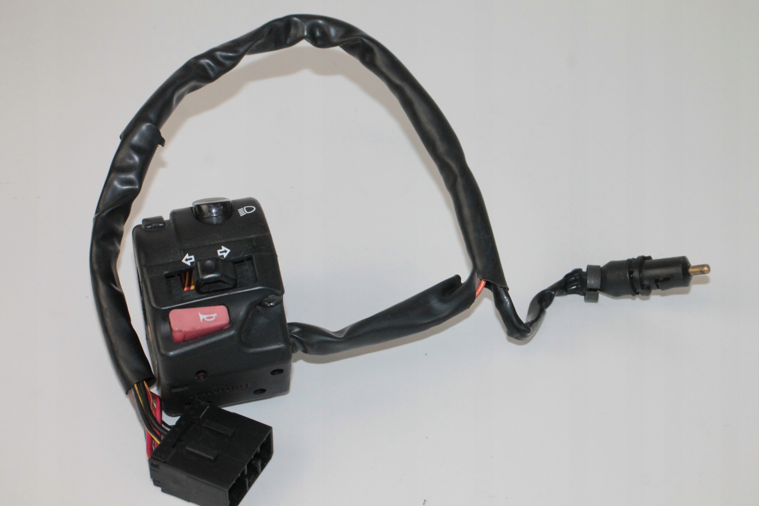 025 - TRIUMPH BONNEVILLE SE 900 ЛІВИЙ ПЕРЕМИКАЧ