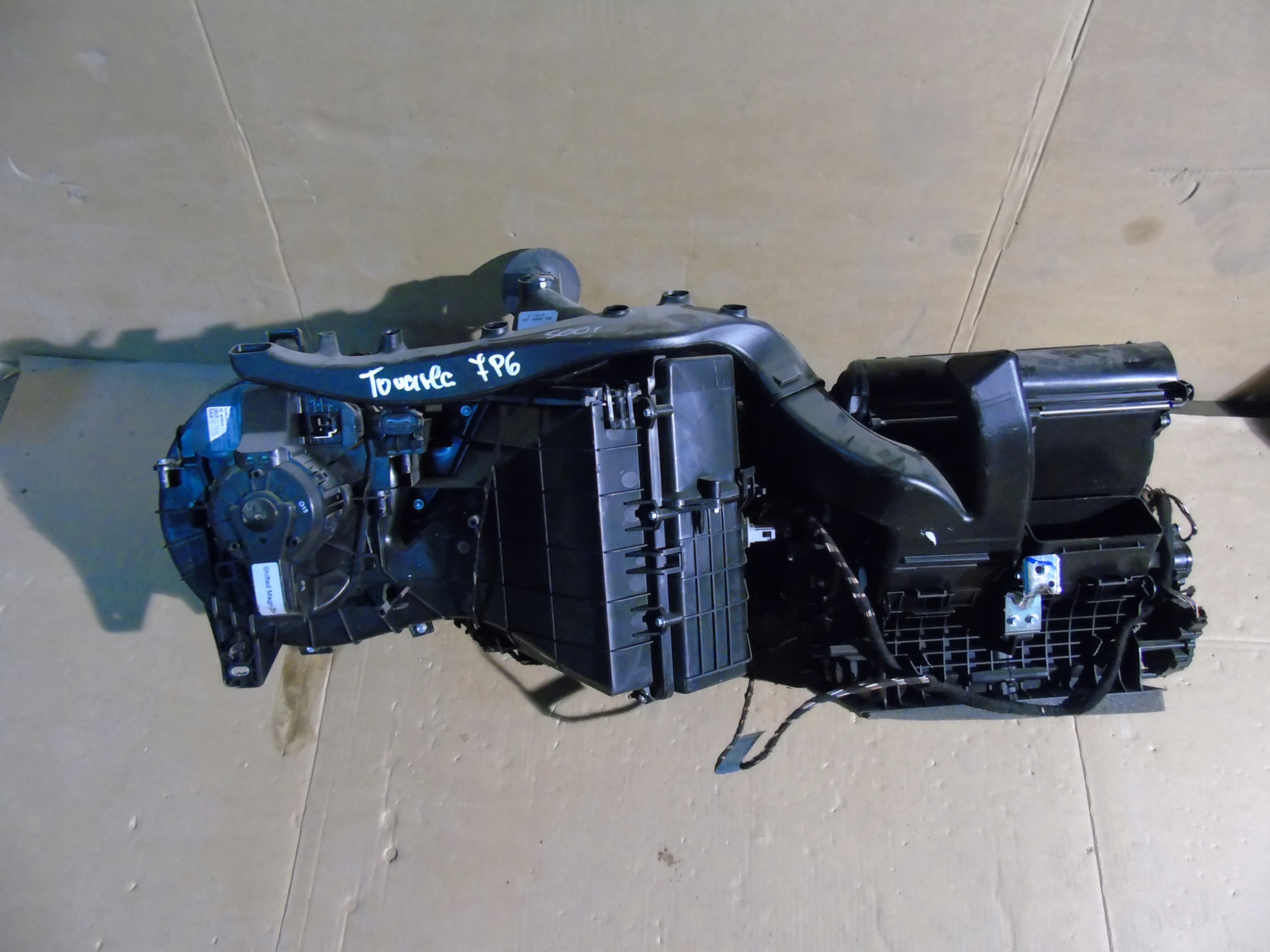 IDEALNA heater KPL.front VW TOUAREG 7P6 1