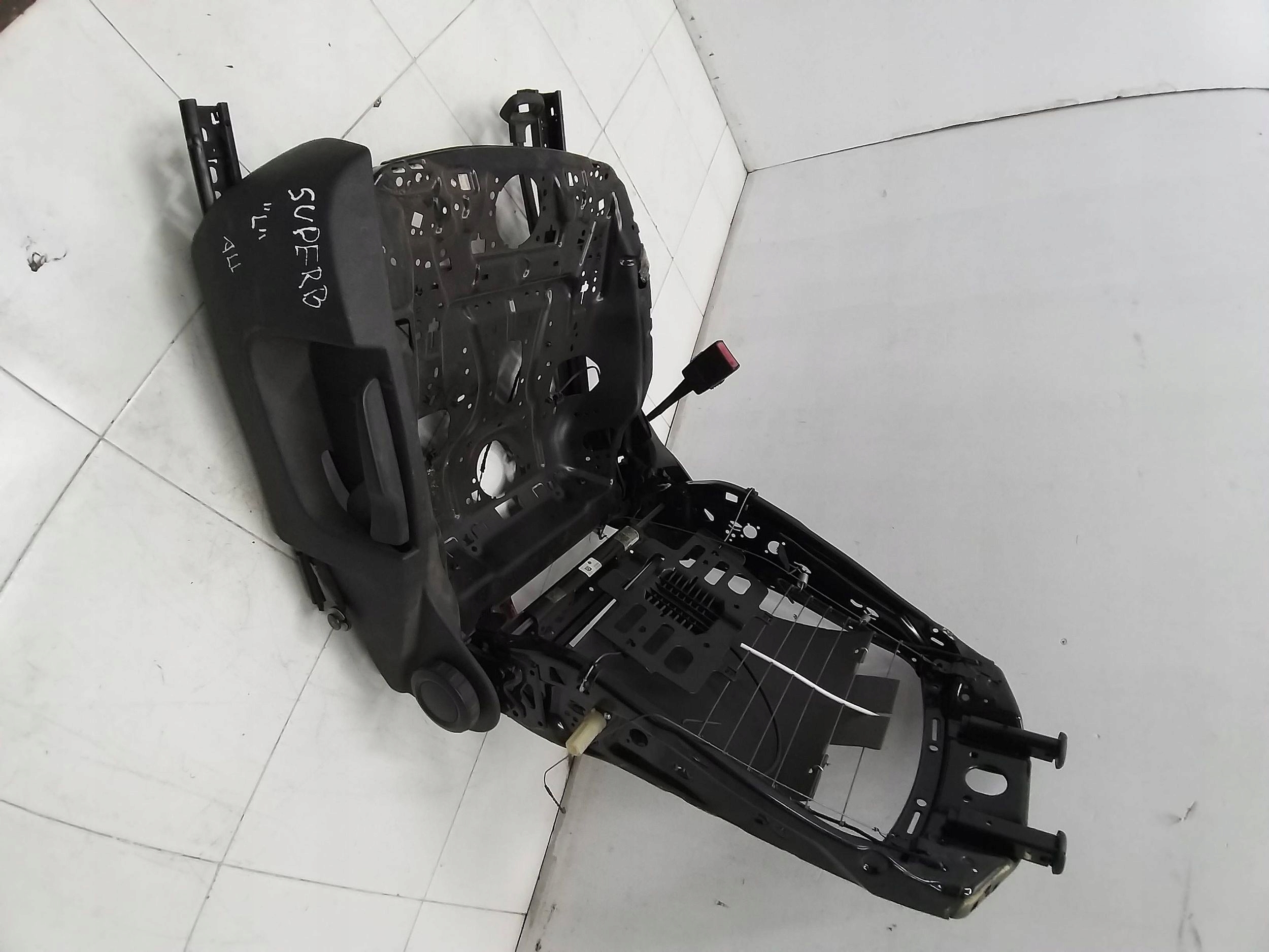 SKODA SUPERB II 3T Siège Support Siège Chauffeurs 08-15R