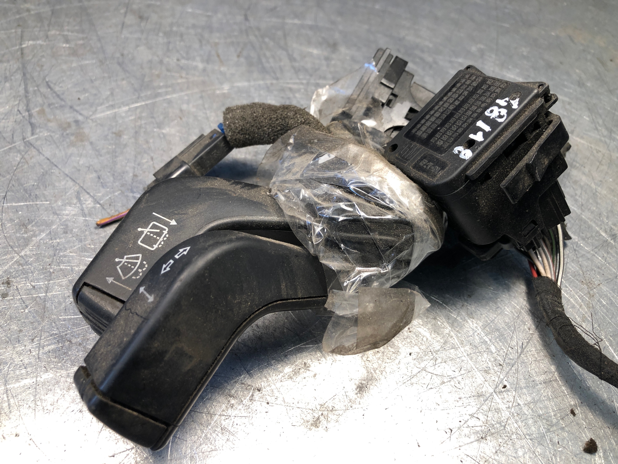 DEVIO LUCI TERGICRISTALLO TERGI Opel Omega B 12239903