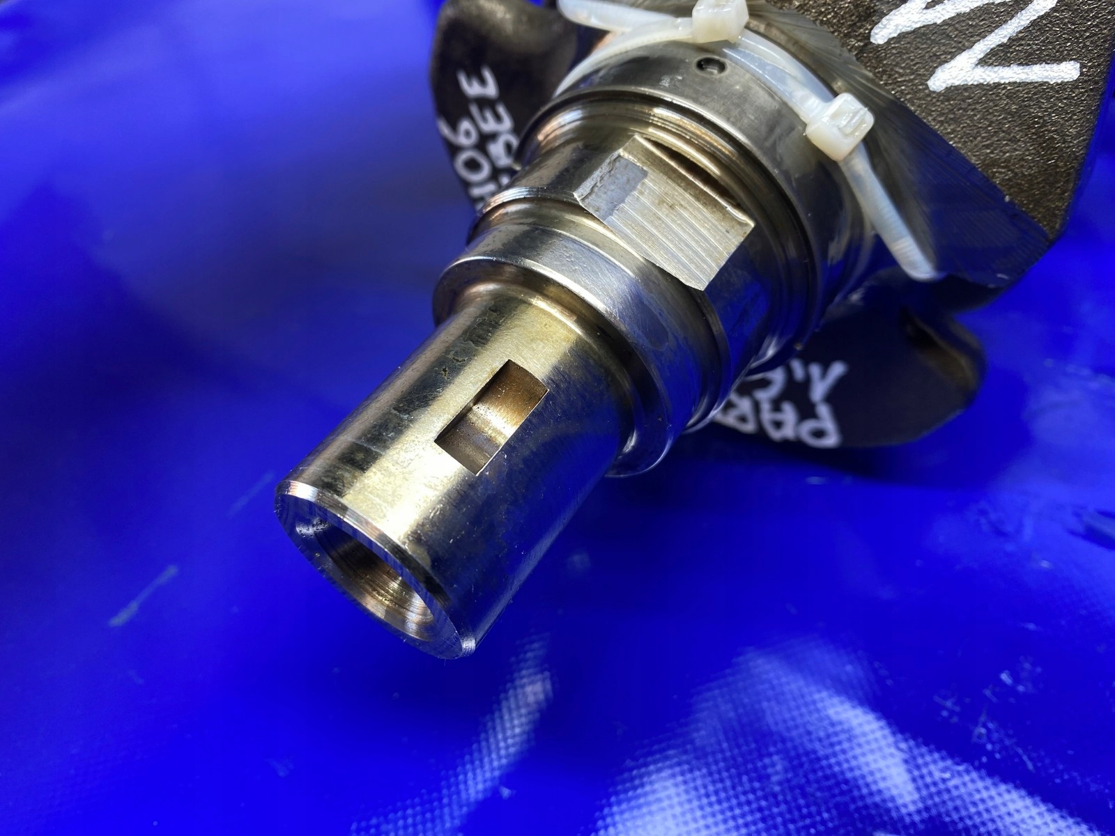 коленвал PARTNER II 1.6 10JBEE 9H06 EV25 B49