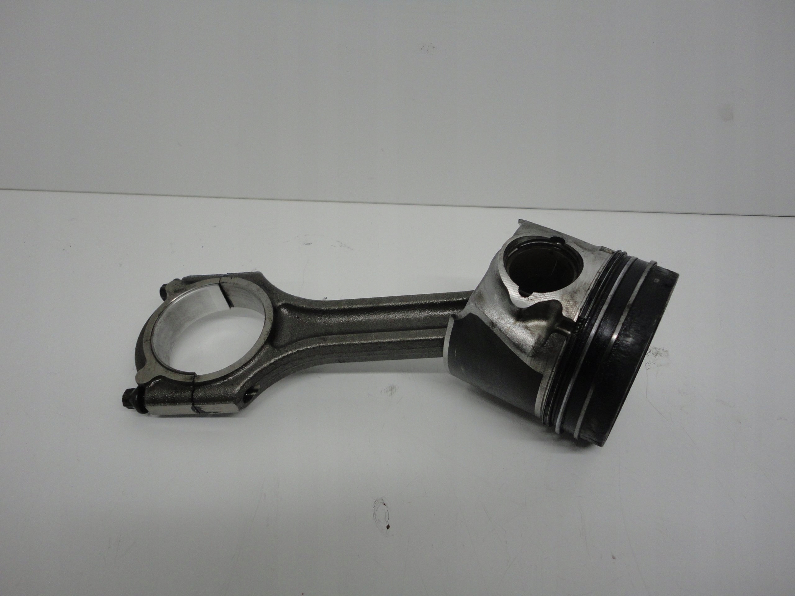 KIA VENGA IX20 1.4CRDI piston connecting rod 2009