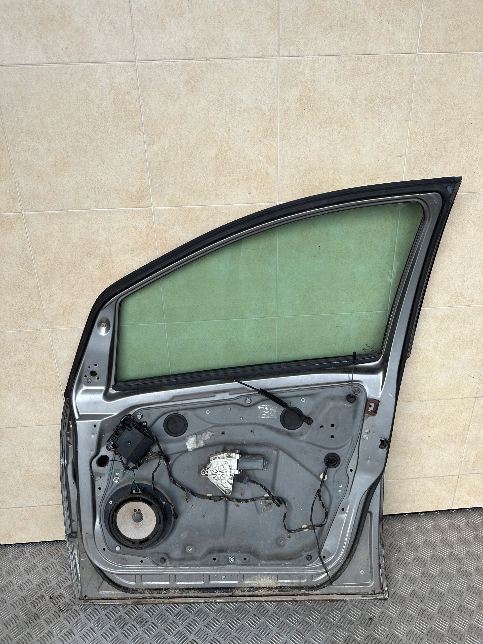 tür vorne rechts MERCEDES W245