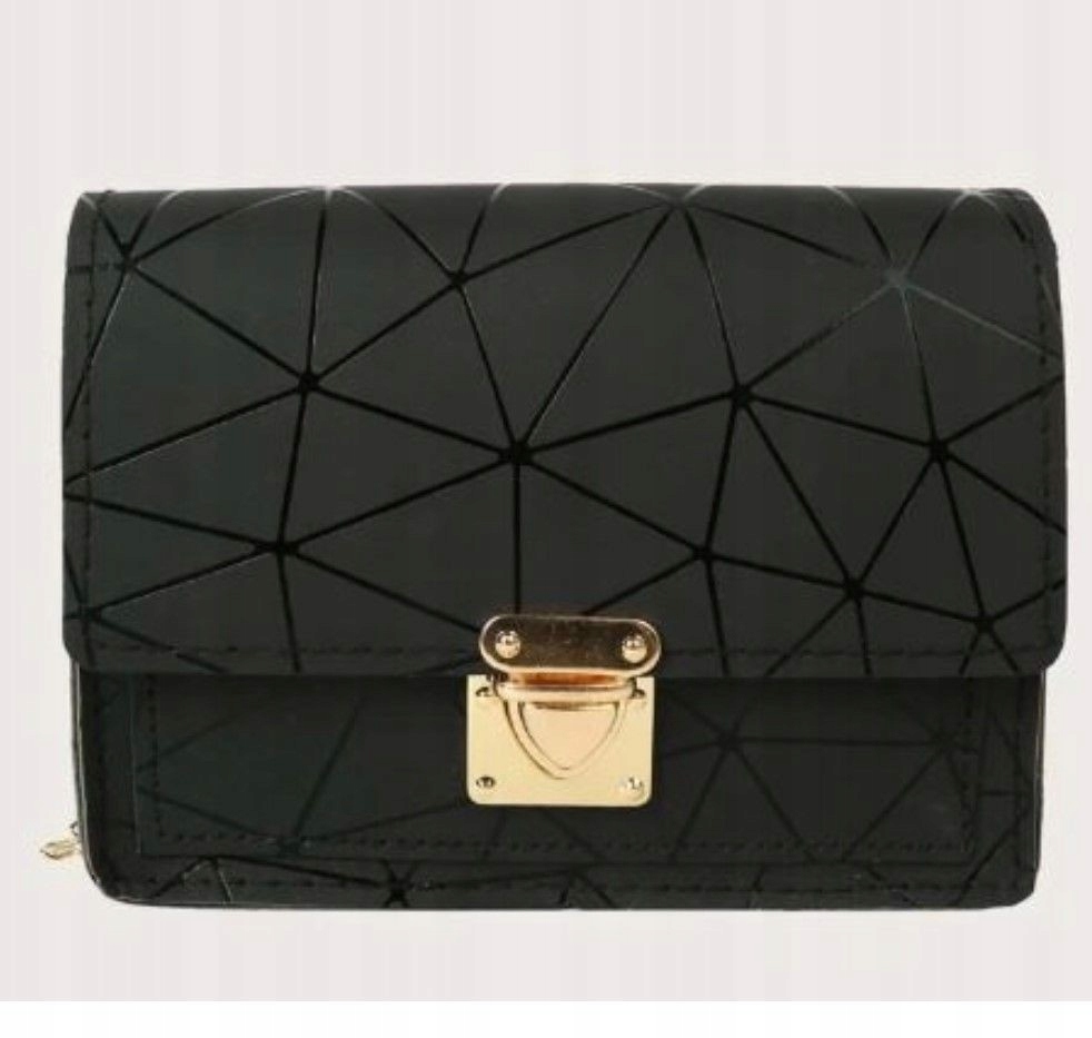 Torebka skóra ekologiczna czarna złoty łańcuszek