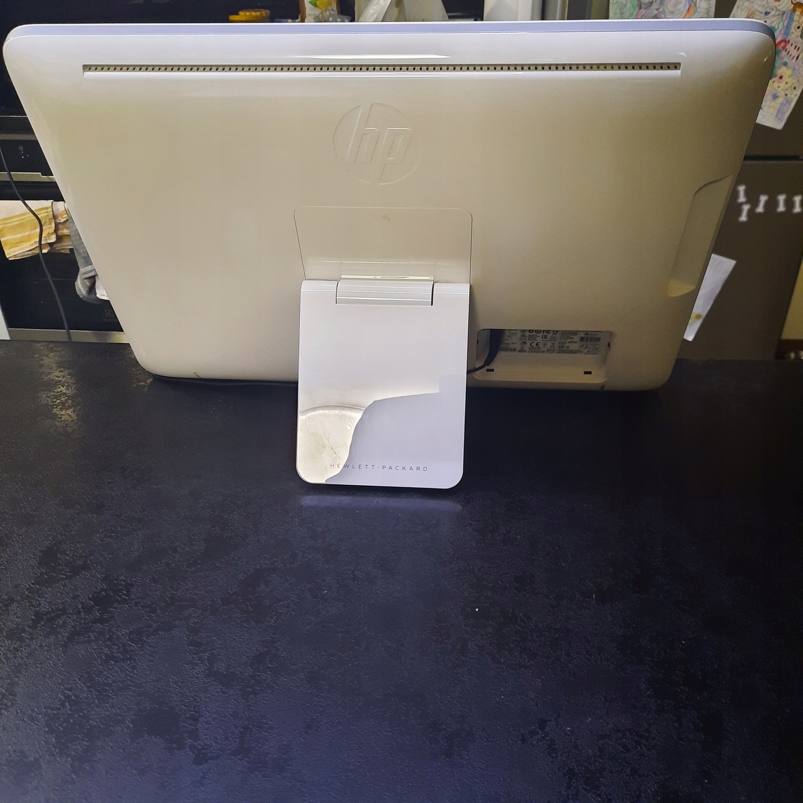 Komputer Tablet All In One firmy HP z dotykowym ekranem Full HD 21.5 cala Model AIO SLATE 21-S100