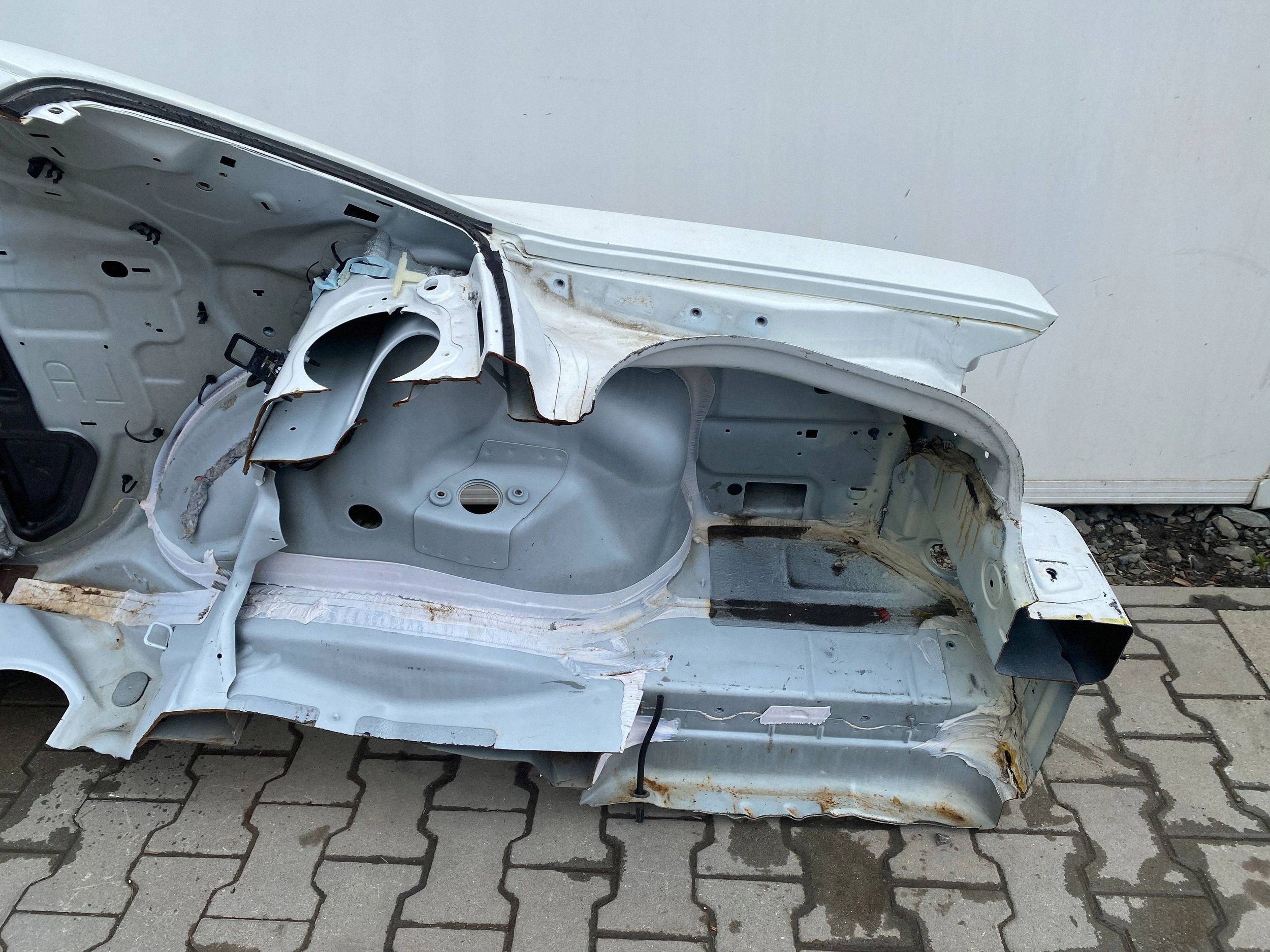 radhaus längsträger hinten rechts Dodge Challenger 2015